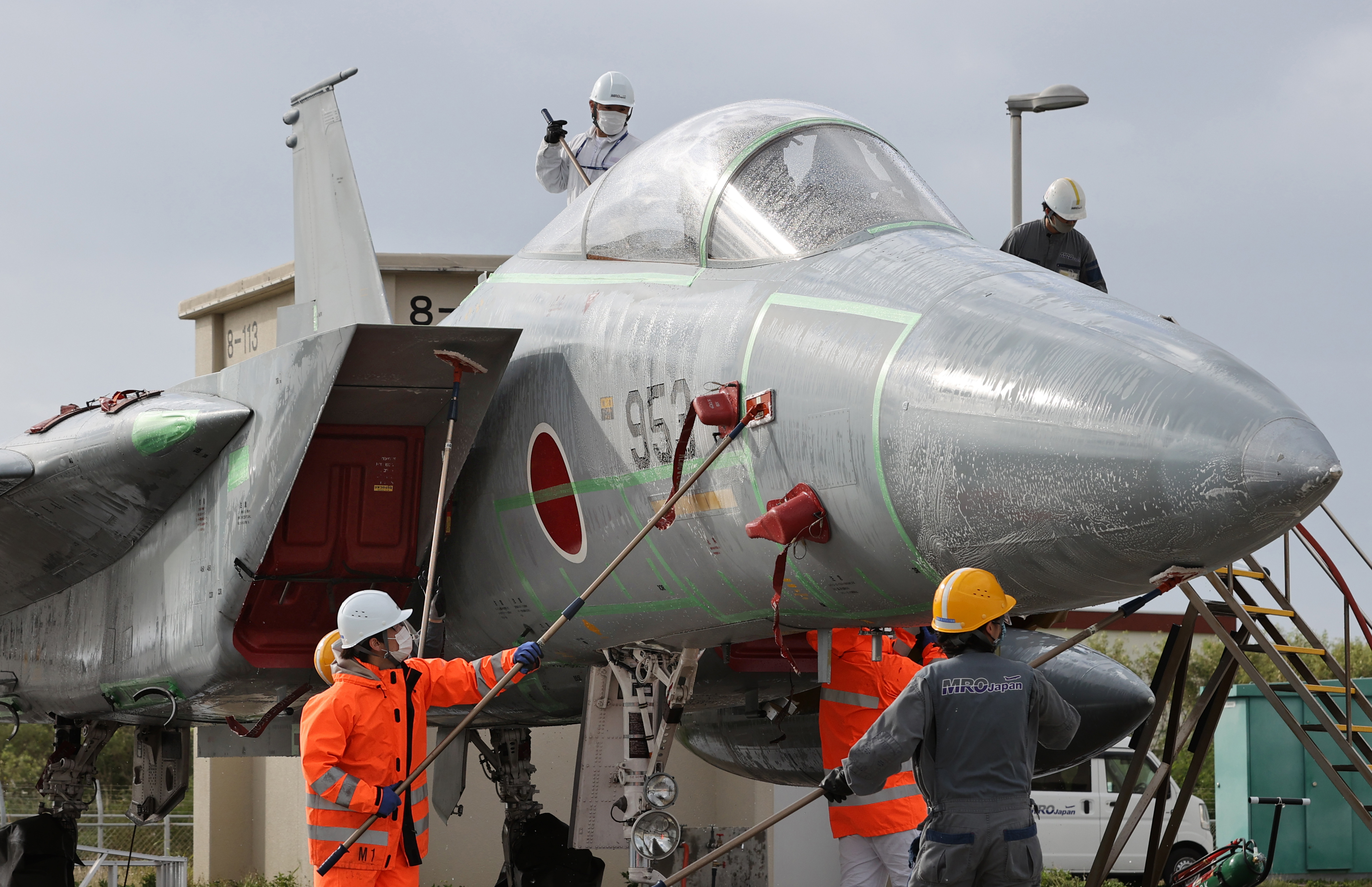 活写 戦闘機の丸洗い 産経ニュース