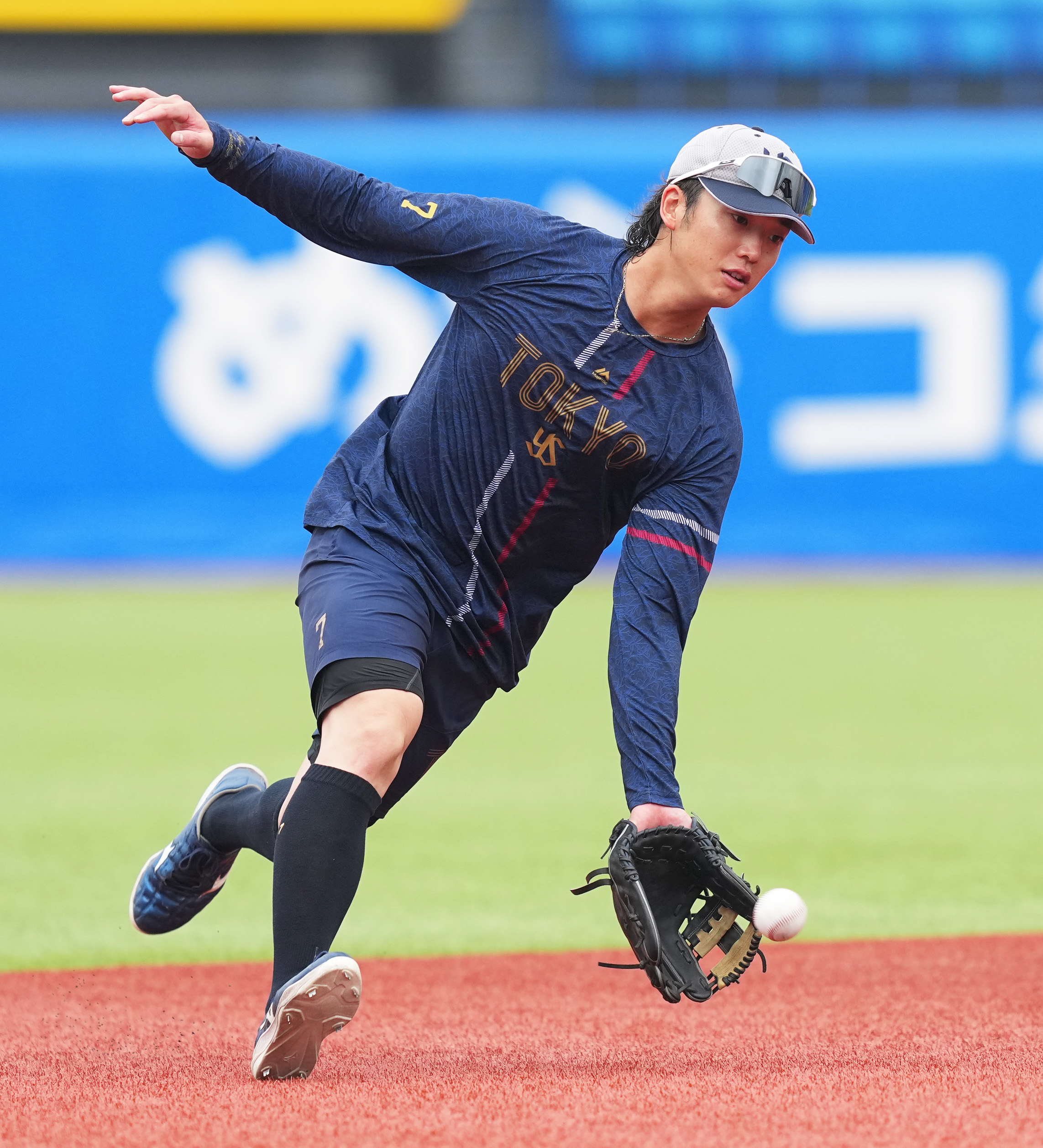 スタメン発表】ヤクルト・長岡秀樹が「8番・遊撃」で出場 約3カ月ぶり