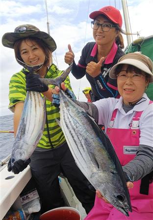 本ガツオ 相模湾内追いかけ追いかけ実りの秋ズッシリ大運動会 参加者８組１０人 女性陣奮闘 1 2ページ サンスポ