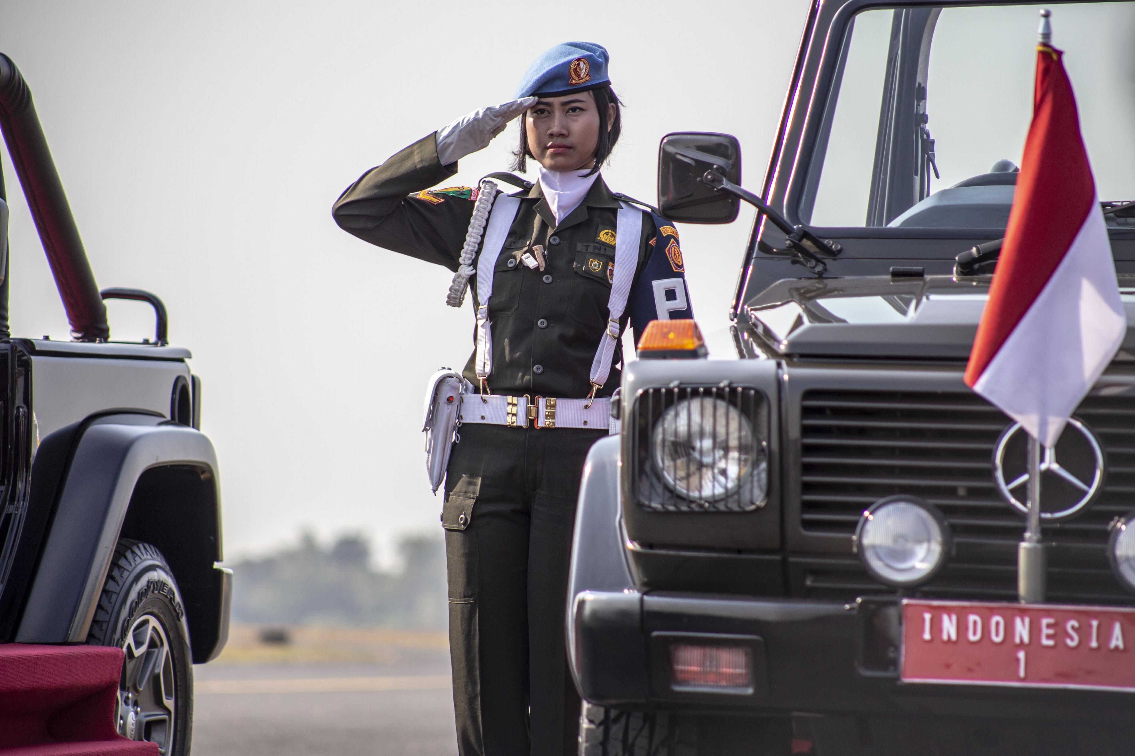 入隊時 処女検査 を廃止 インドネシア軍 批判受け サンスポ