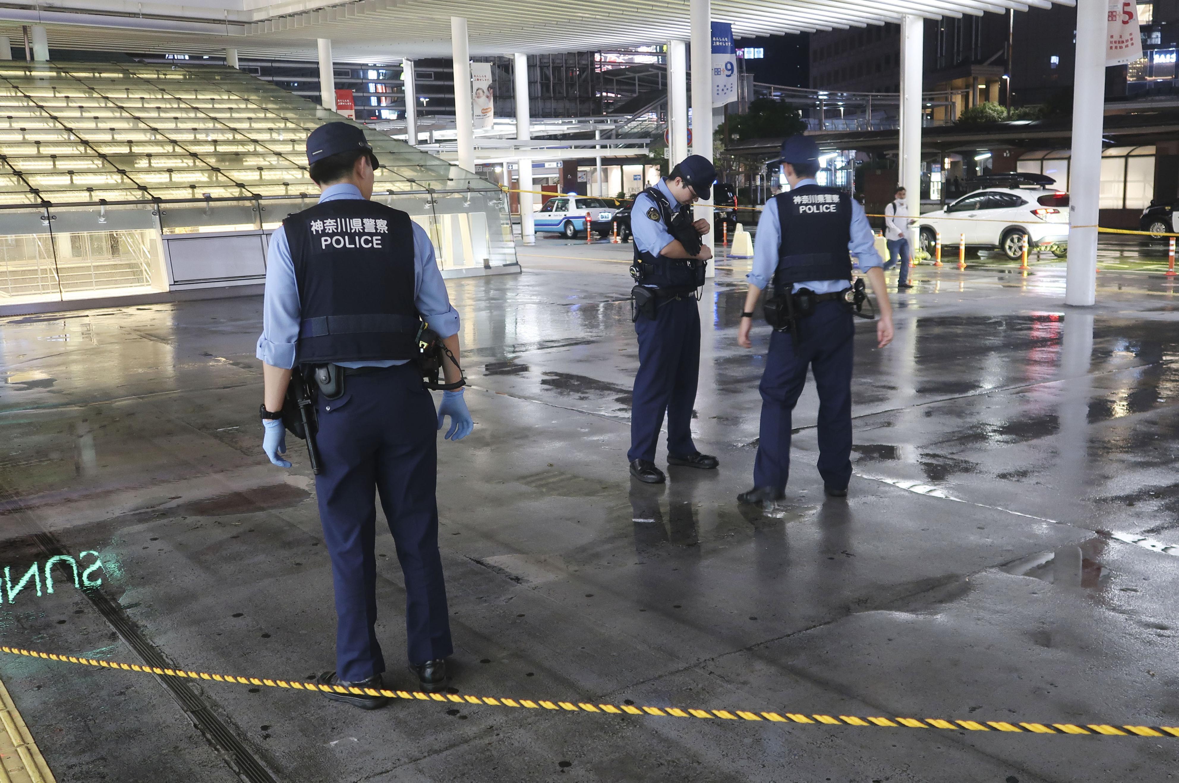 横浜駅の商業施設で女性飛び降り、女性歩行者巻き込み２人とも死亡 飛び降りたのは高校３年生 - サンスポ