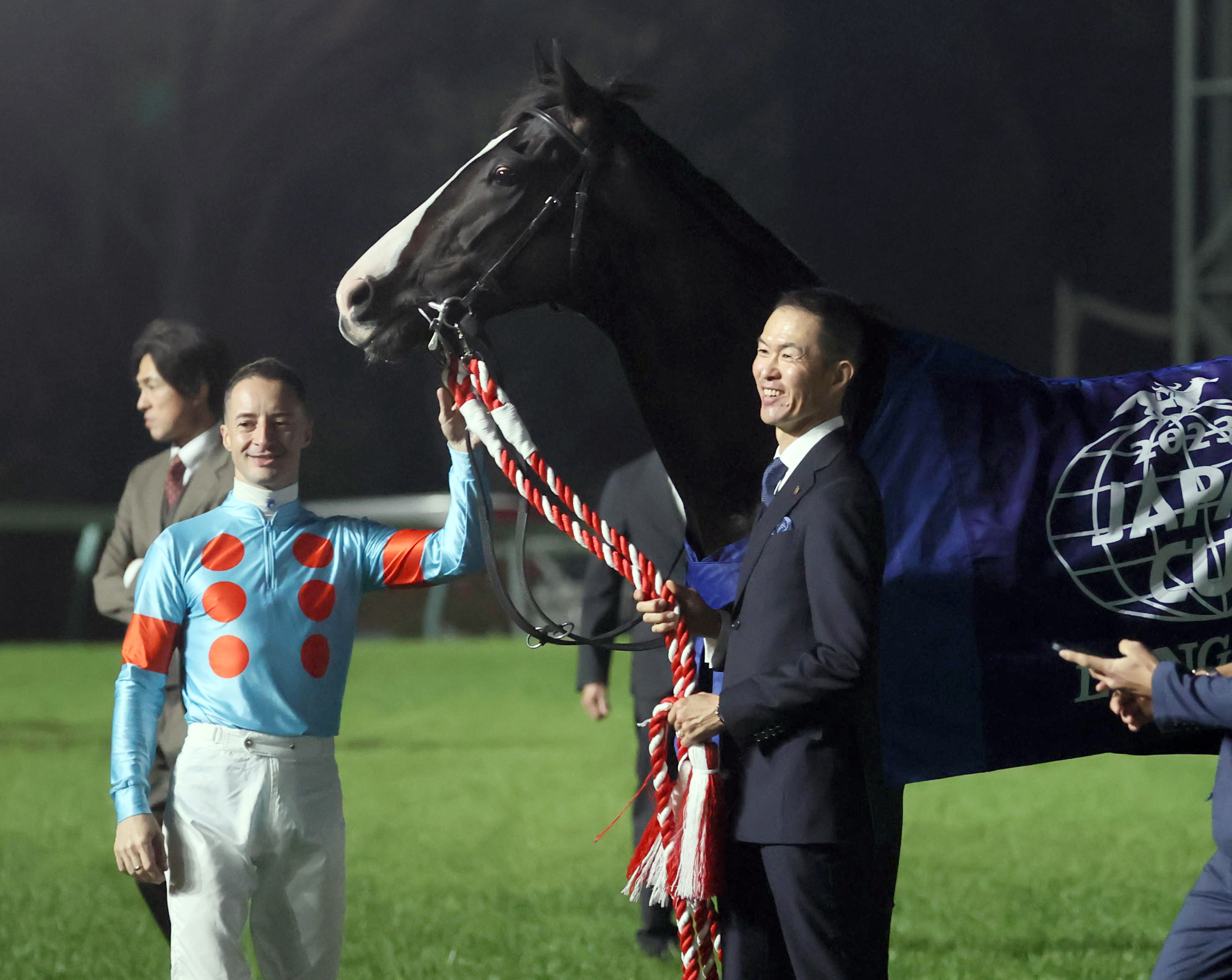 イクイノックスが世界ランク年間1位 木村調教師「この瞬間も夢の中に