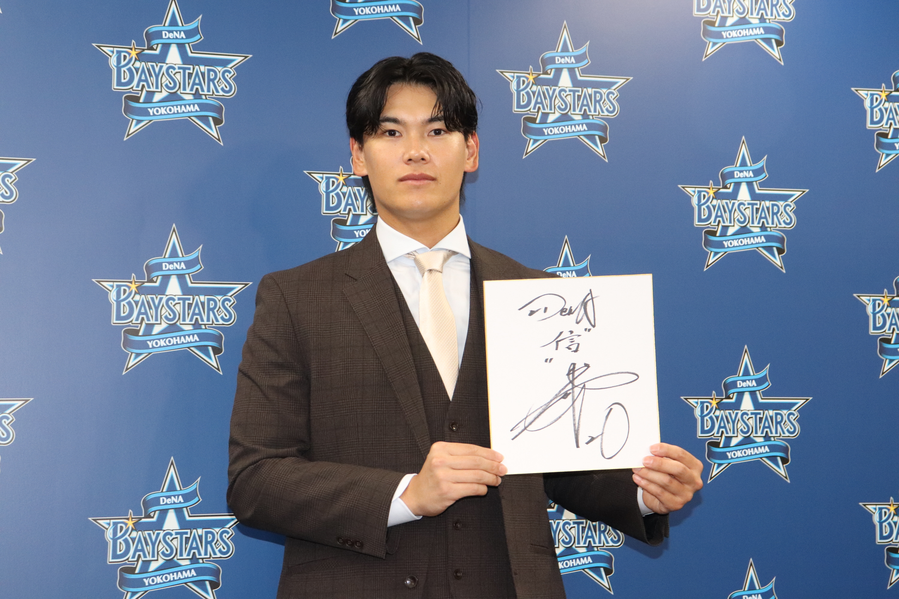 DeNA・坂本裕哉が700万円増の4400万円更改 来季目標は50試合登板