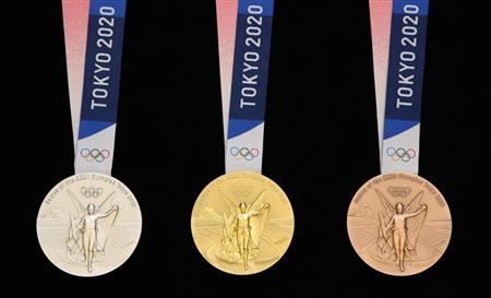 光の輪！東京五輪メダルデザイン発表 澤穂希さん一目ぼれ「輝きが