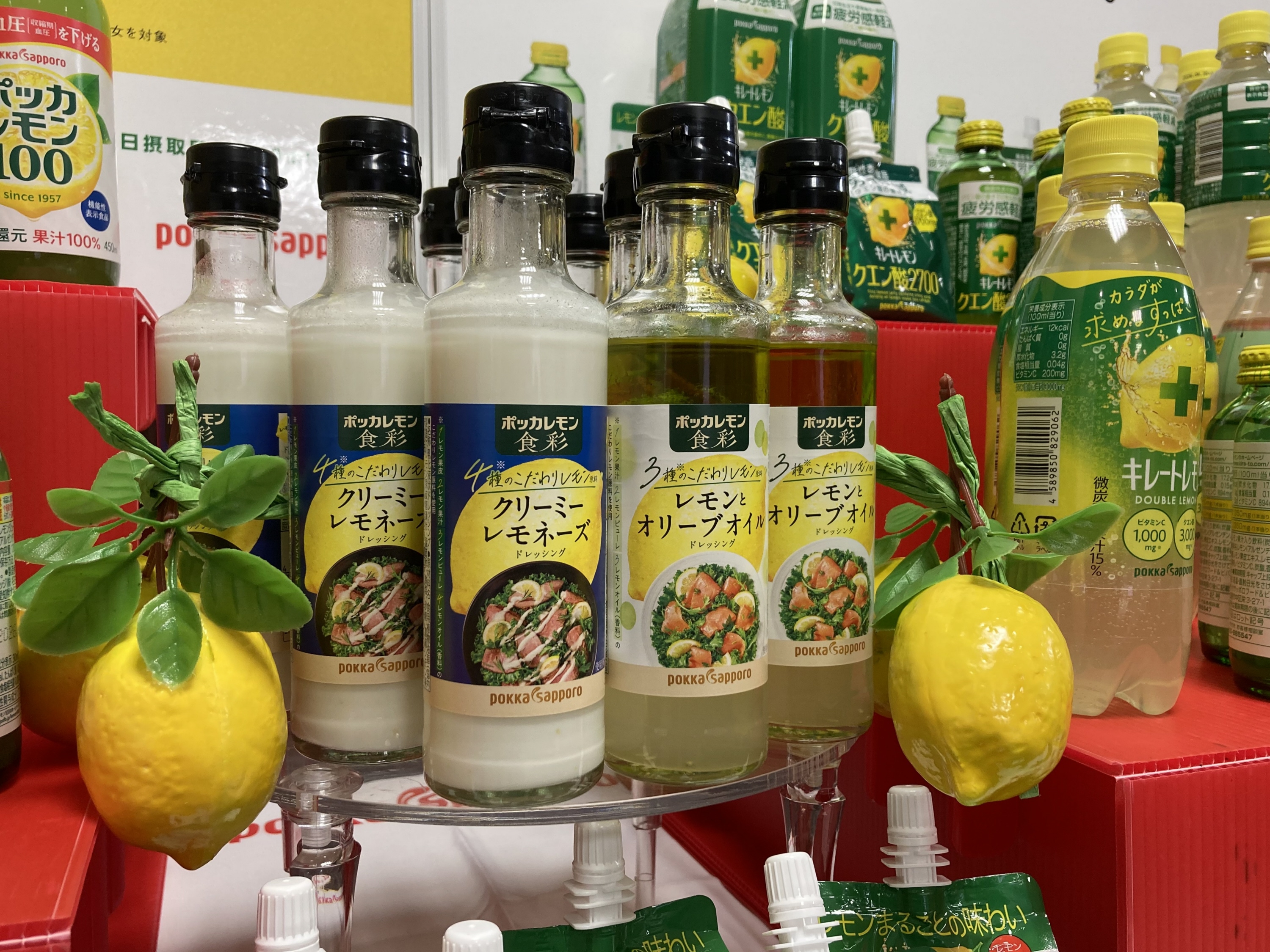 ポッカレモン」ブランドから初のドレッシング発売 レモンで素材の