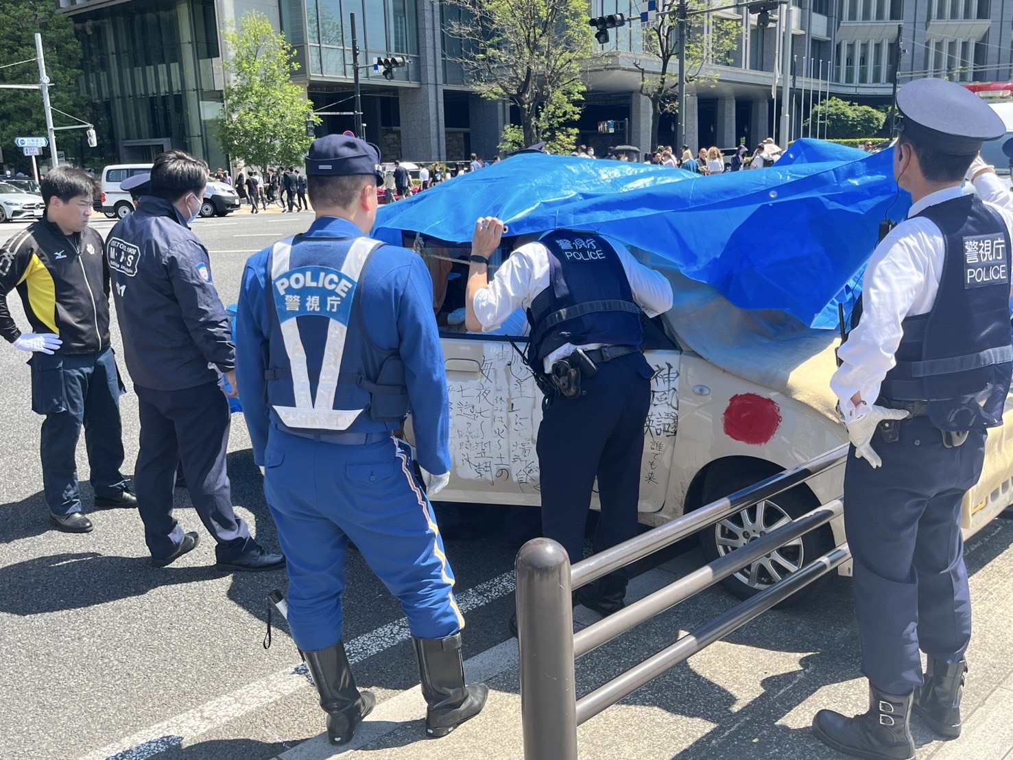 警察ベスト　値下げ中 IU3TWRD2KJML7M6HCJV6JLNXN4.jpg