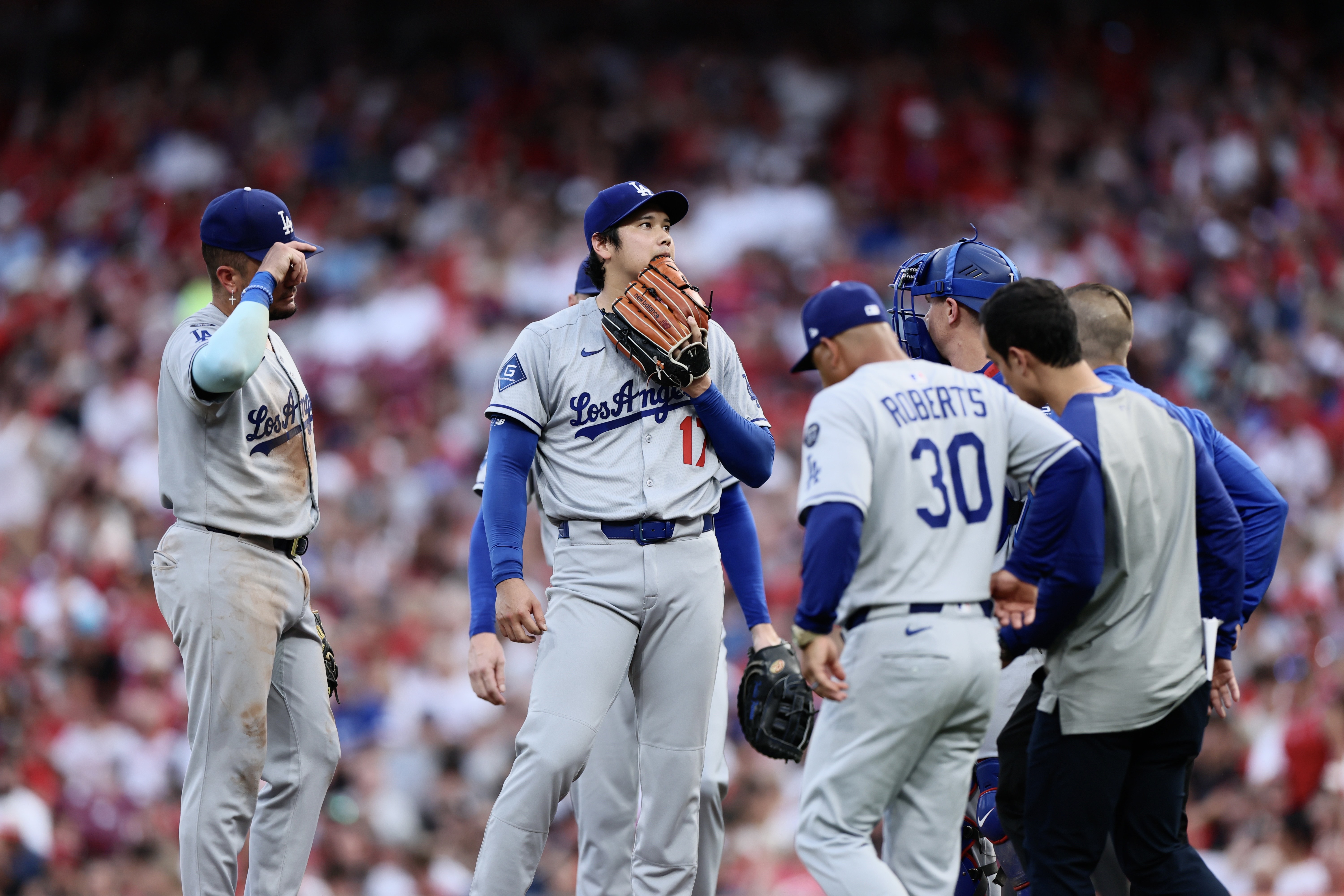ドジャース大谷翔平が緊急降板、今季最多51球で交代 レッズ戦に