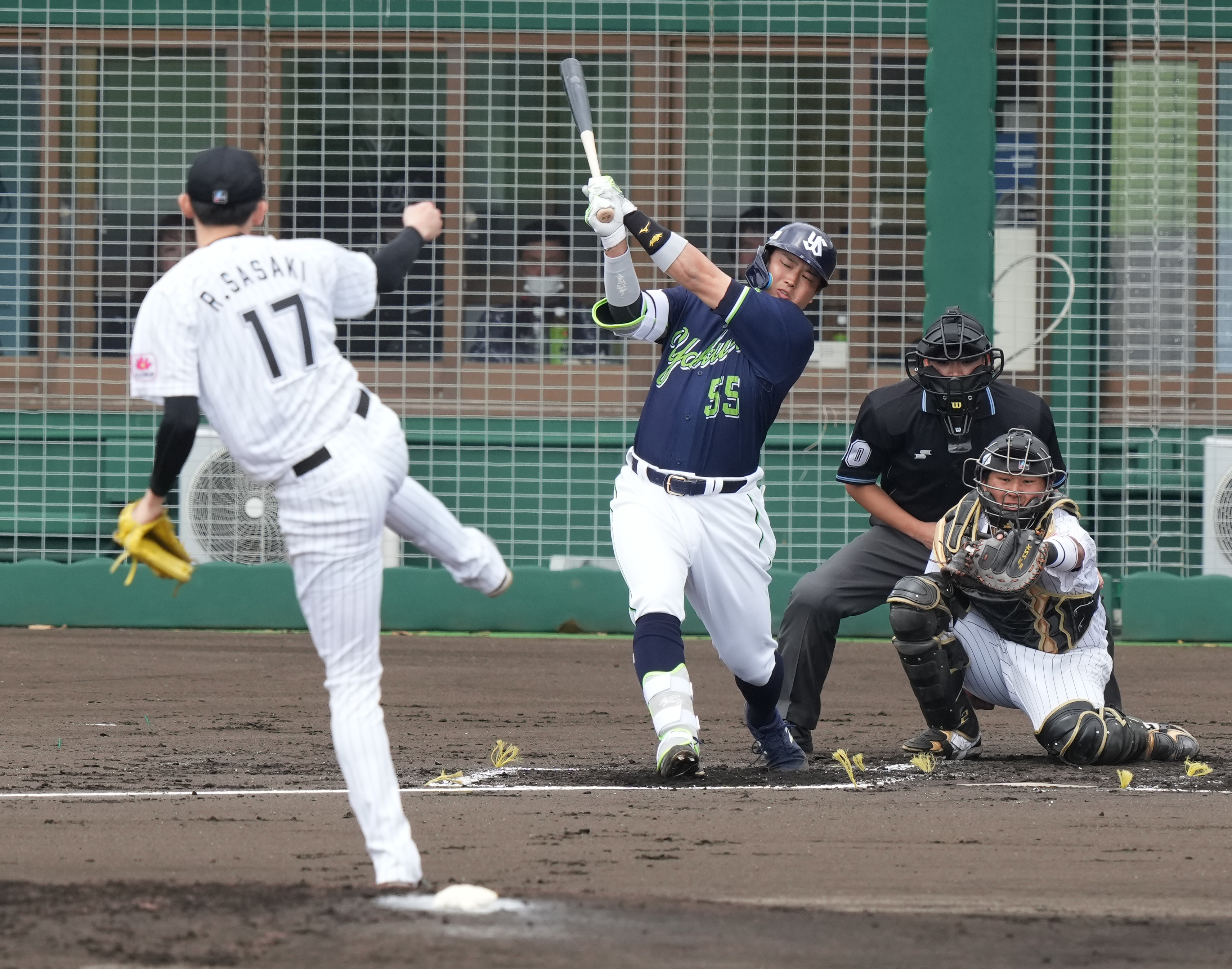 村上宗隆 実戦使用 バッティンググローブ右手-