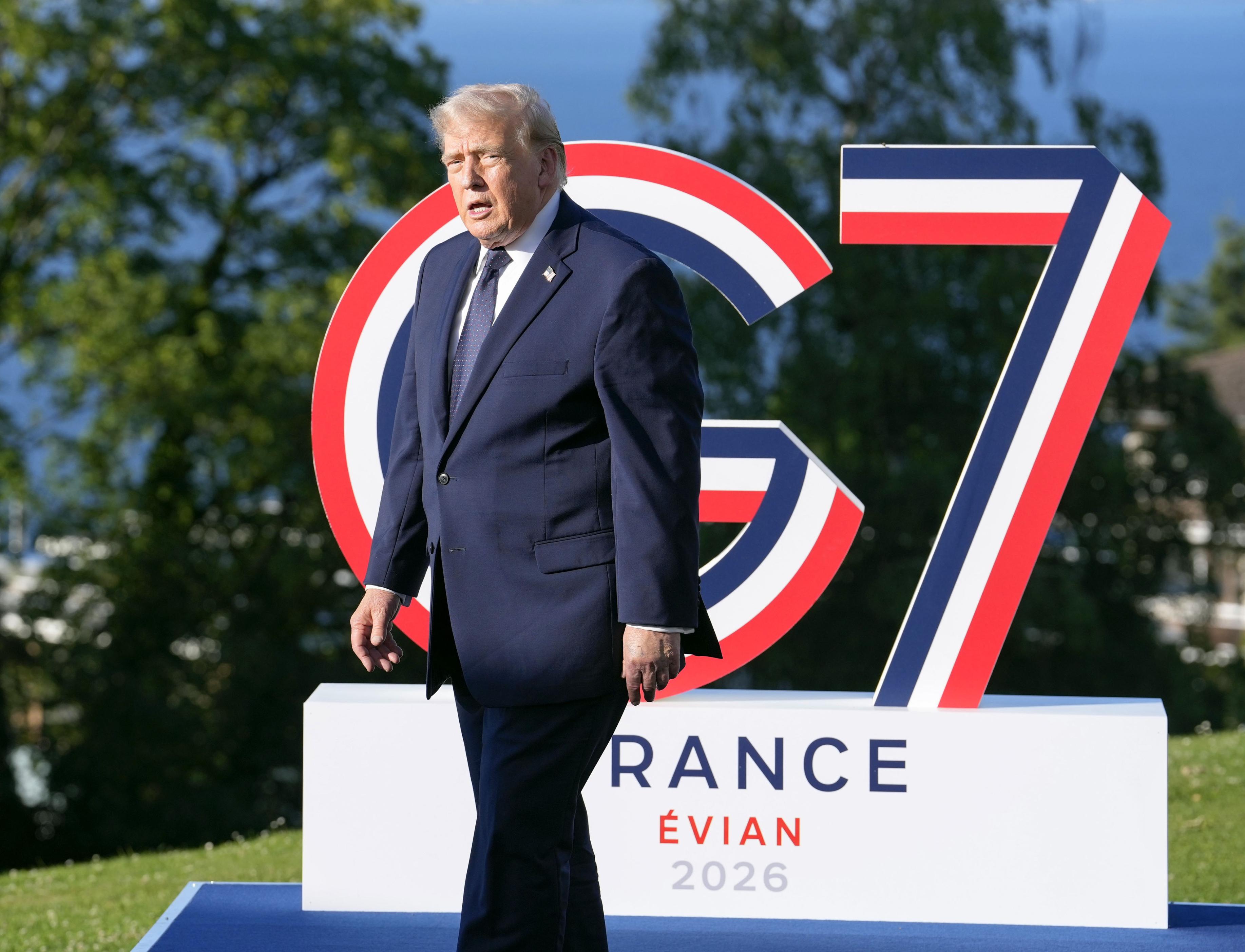 トランプ氏、ぎこちないG7復帰戦 格闘技観戦後の強行軍、イラン覚書で