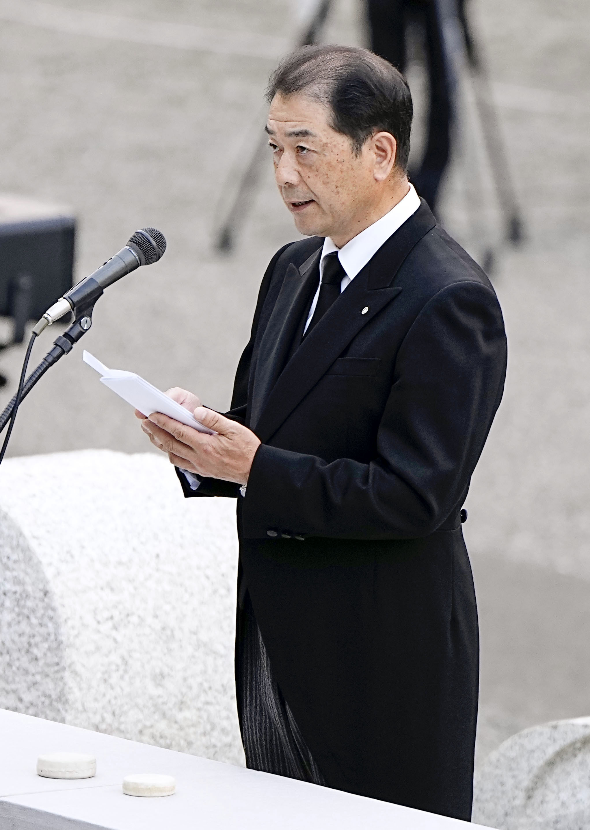 フォト】ろうそく520本ともす 日航事故慰霊式、4年ぶり遺族参列