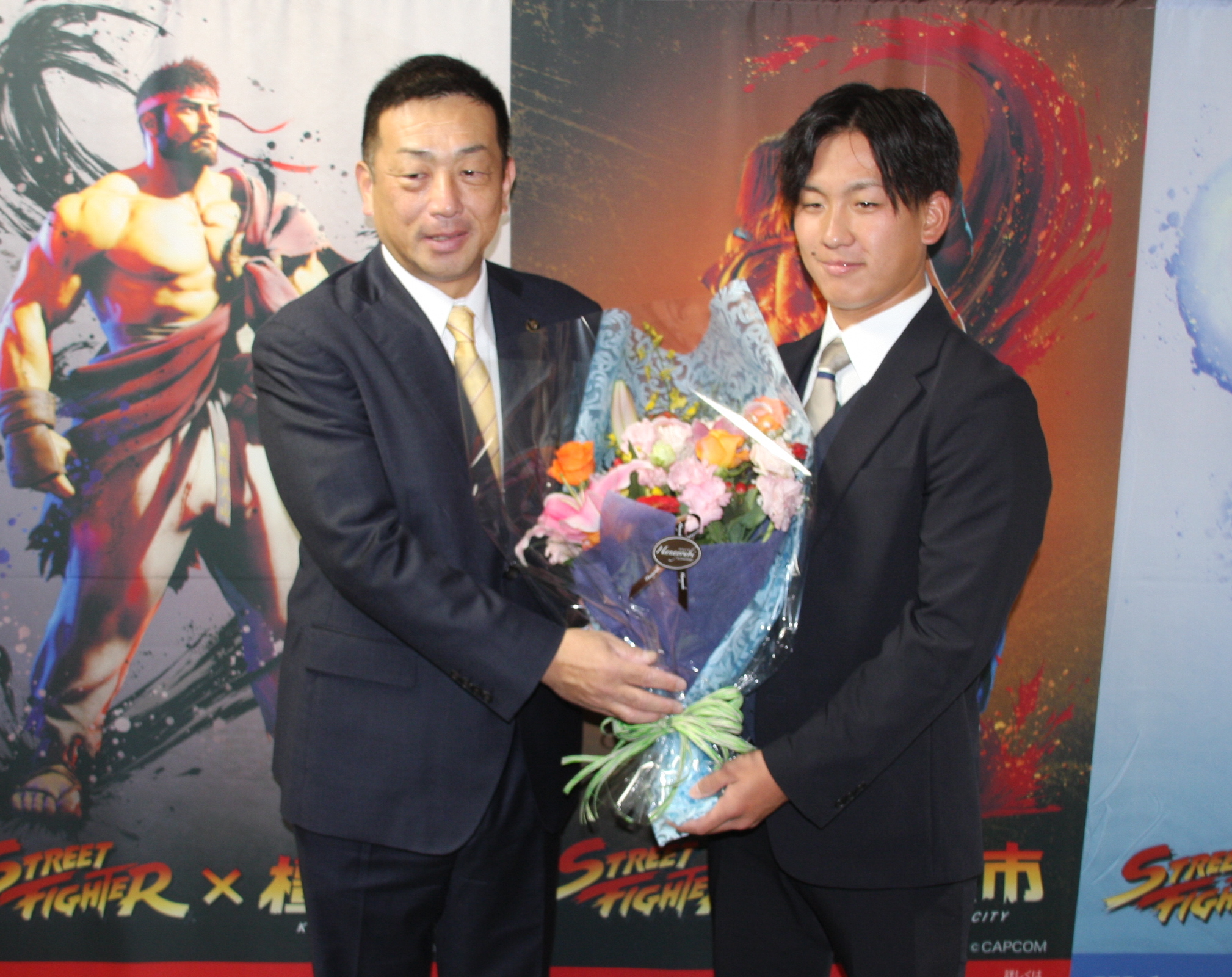 阪神ドラフト1位、伊原投手が地元で後輩たちにエール 「一生懸命