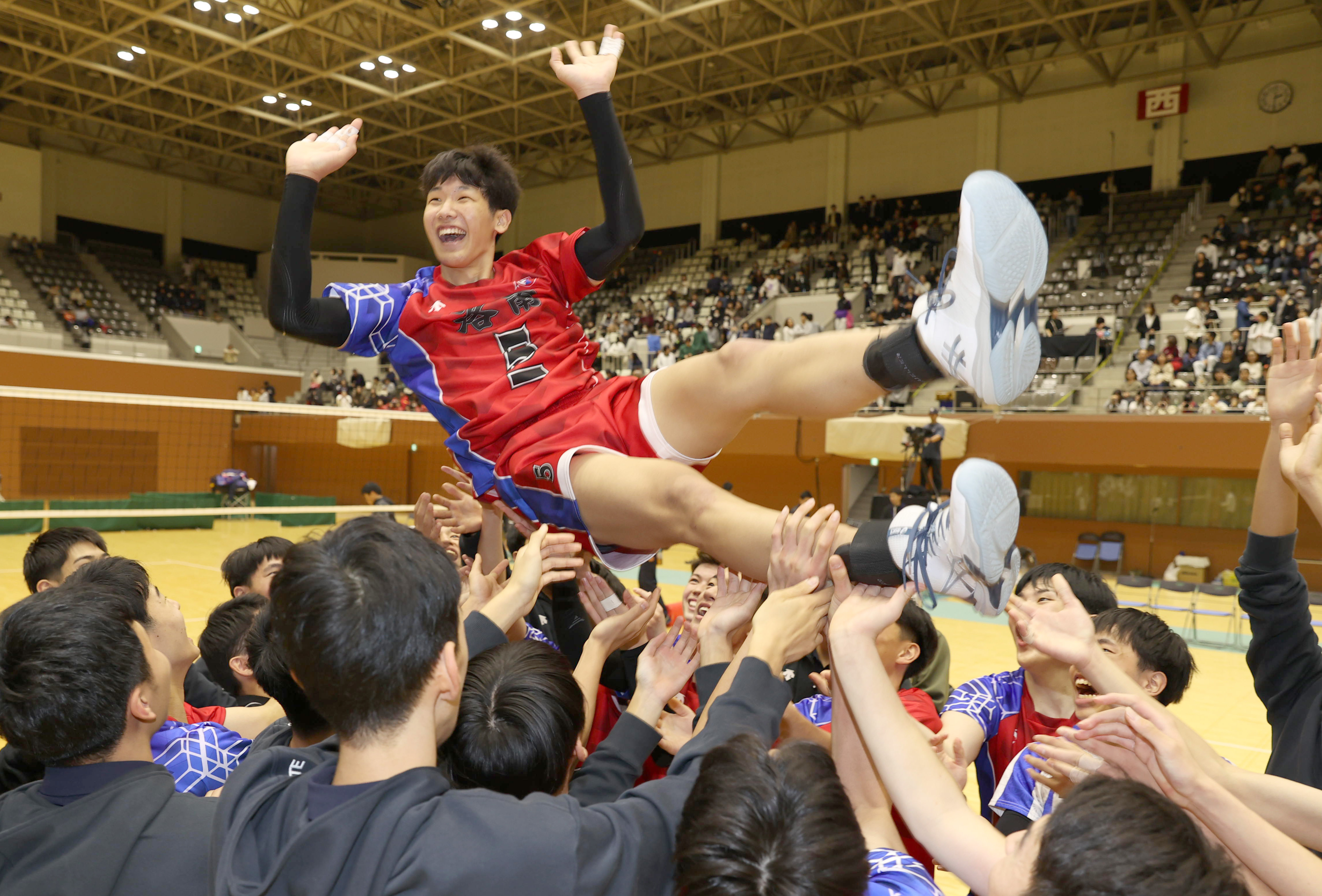 日本一目指す」 春高バレー京都代表決定 男子は洛南、女子は京都橘
