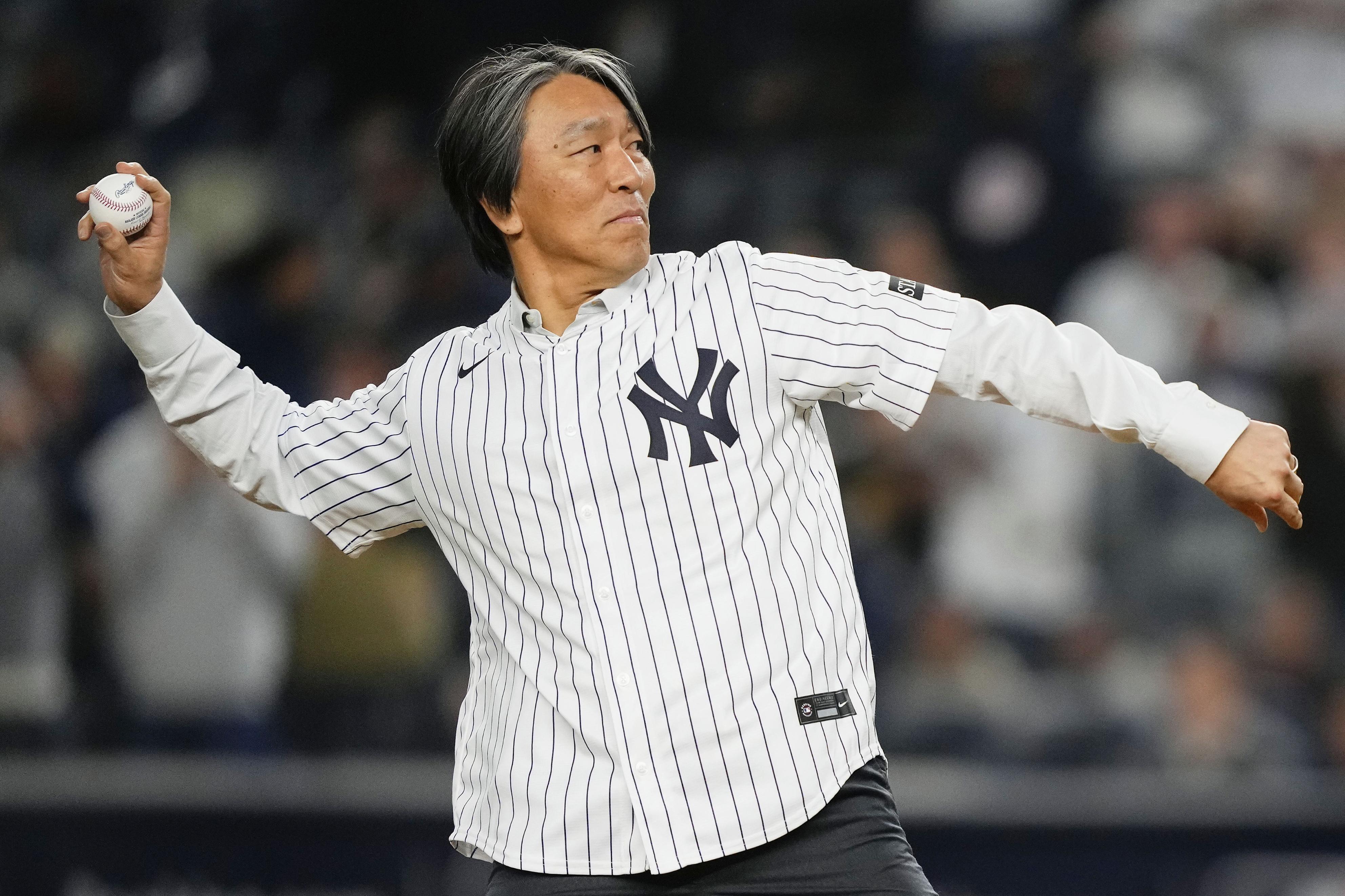 フォトギャラリー】松井秀喜さんが始球式 マウンドからストライク