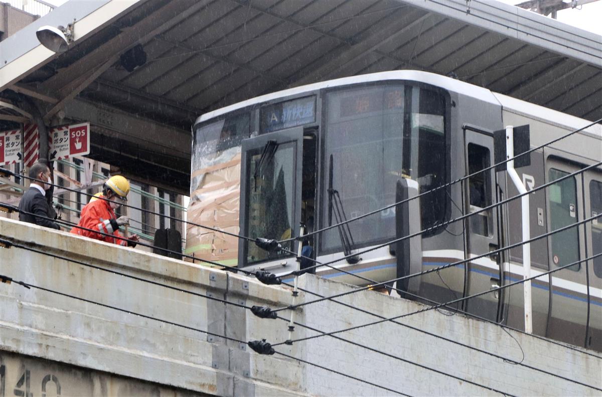ドン 窓ガラス吹き飛ぶ 電車飛び込みで緊急停止 車内閉じ込め サンスポ