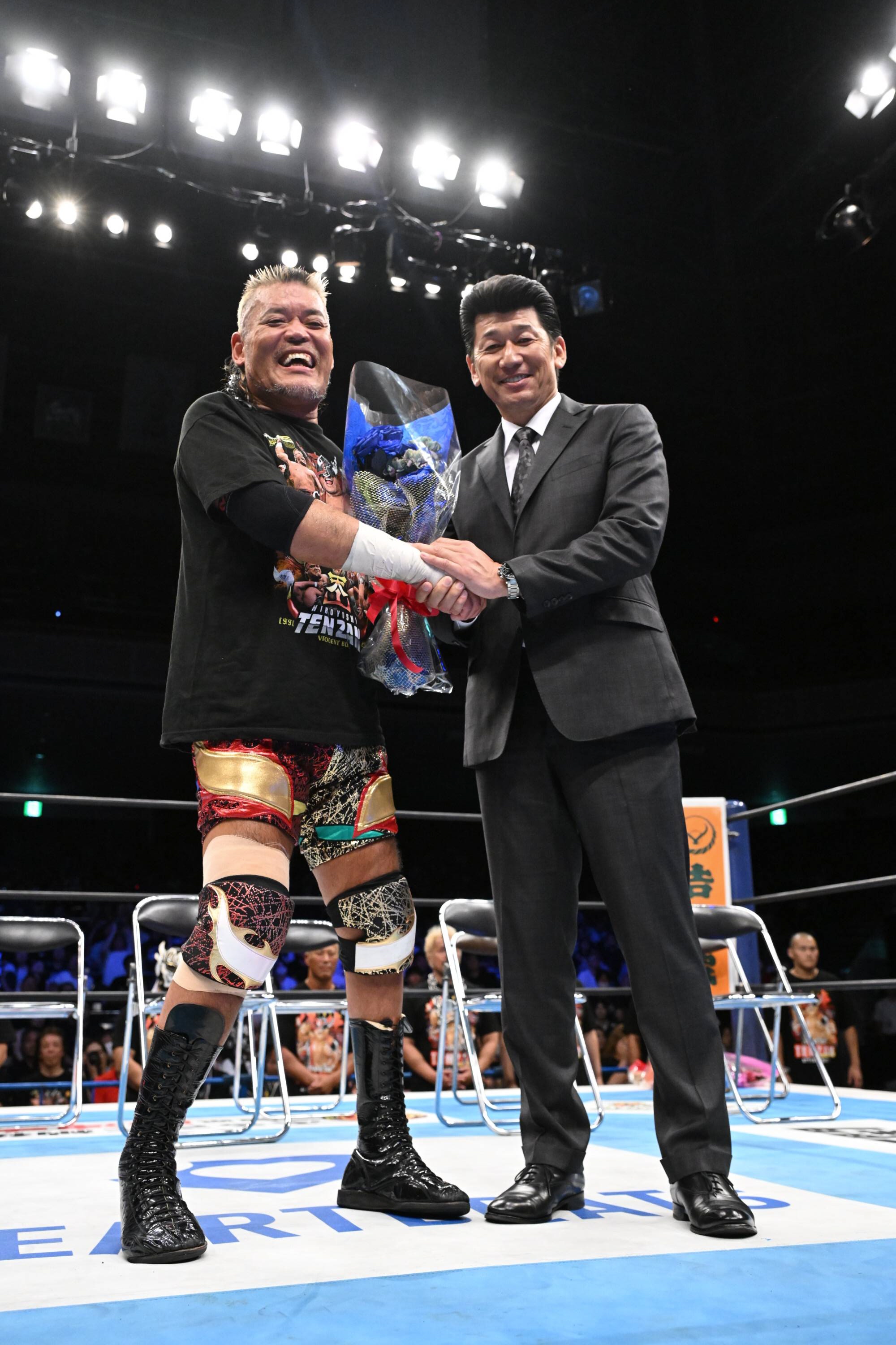 プロレス】nWo軍の三浦大輔氏、リーゼントブルースで天山広吉引退