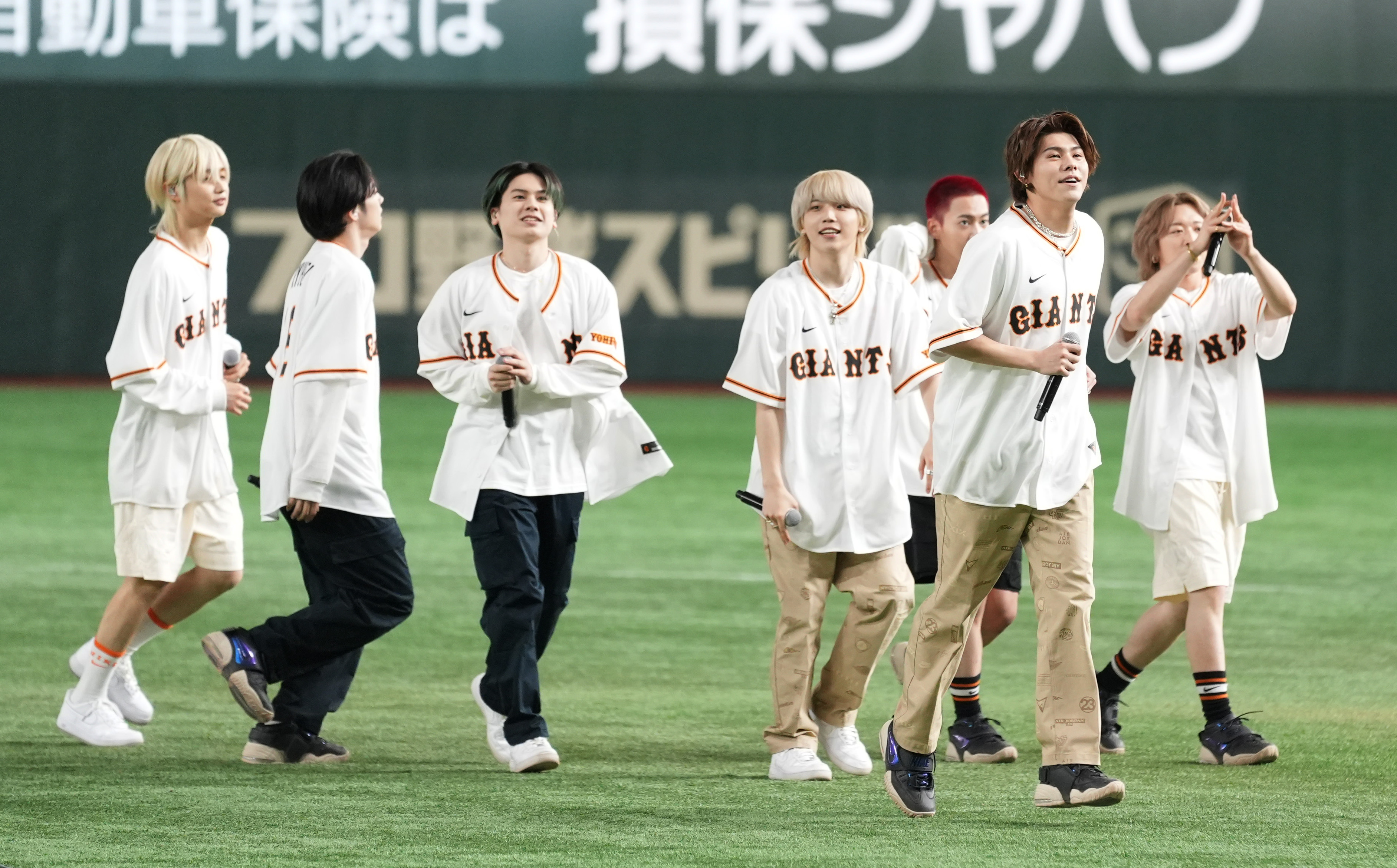 BE：FIRSTのLEOが巨人戦で始球式「夢を叶えられた