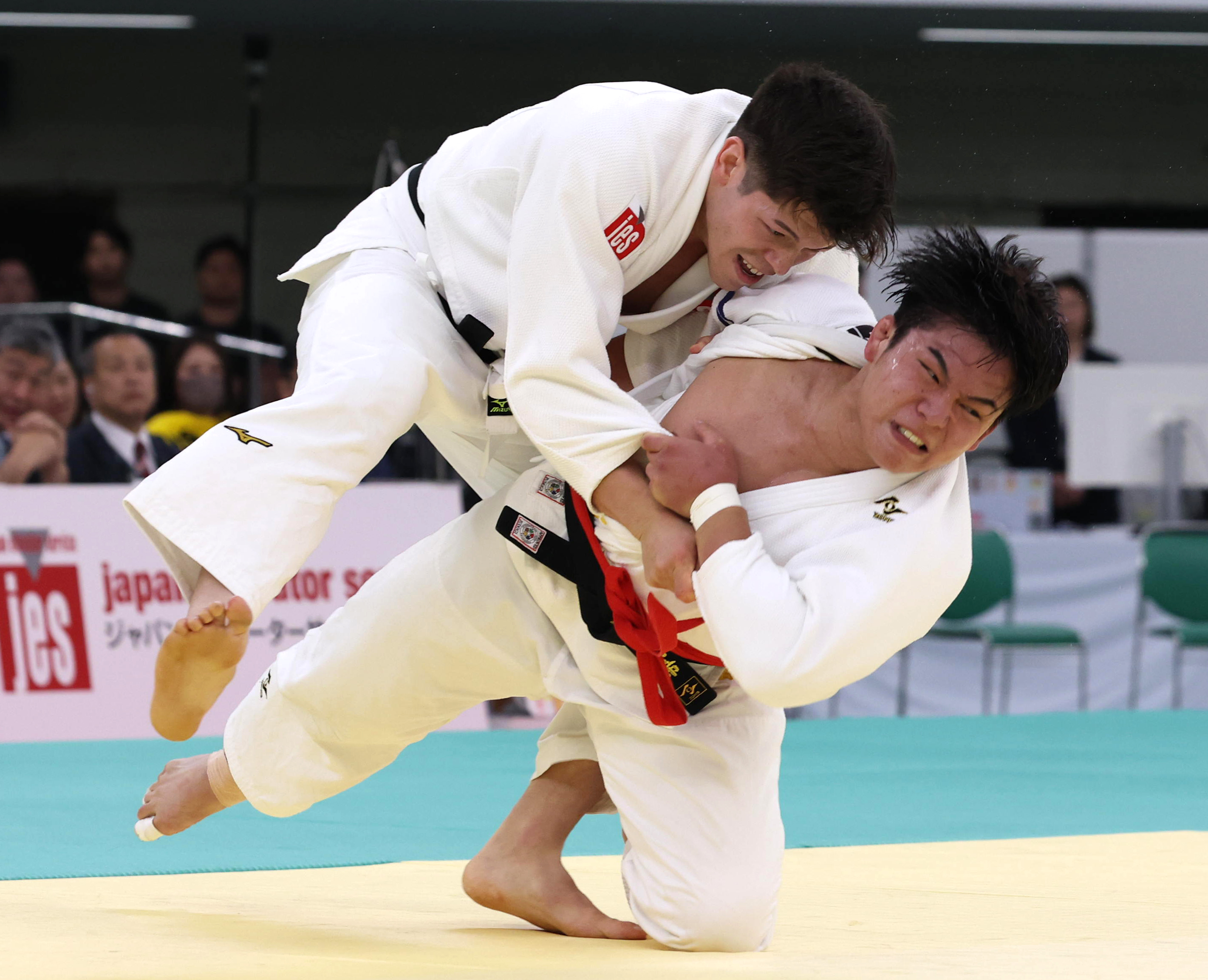 田嶋が初優勝、90キロ級以下の選手による制覇は14年ぶり 村尾を破る