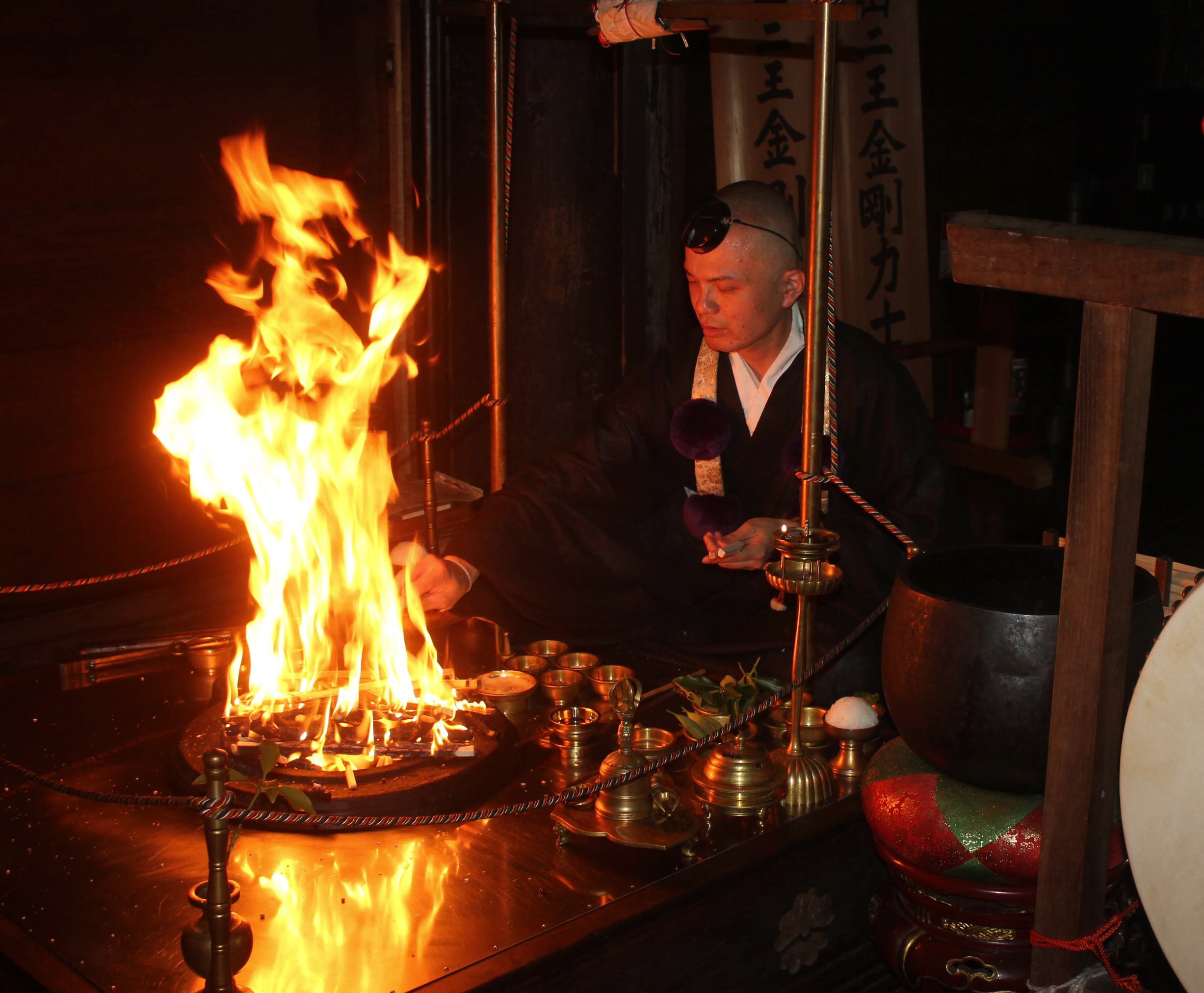 【修縁堂】寺院用仏具 護摩です 銅五色の花 火を恐れません 修縁堂】寺院用仏具 護摩です 銅五色の花 火を恐れません 修縁堂】寺院