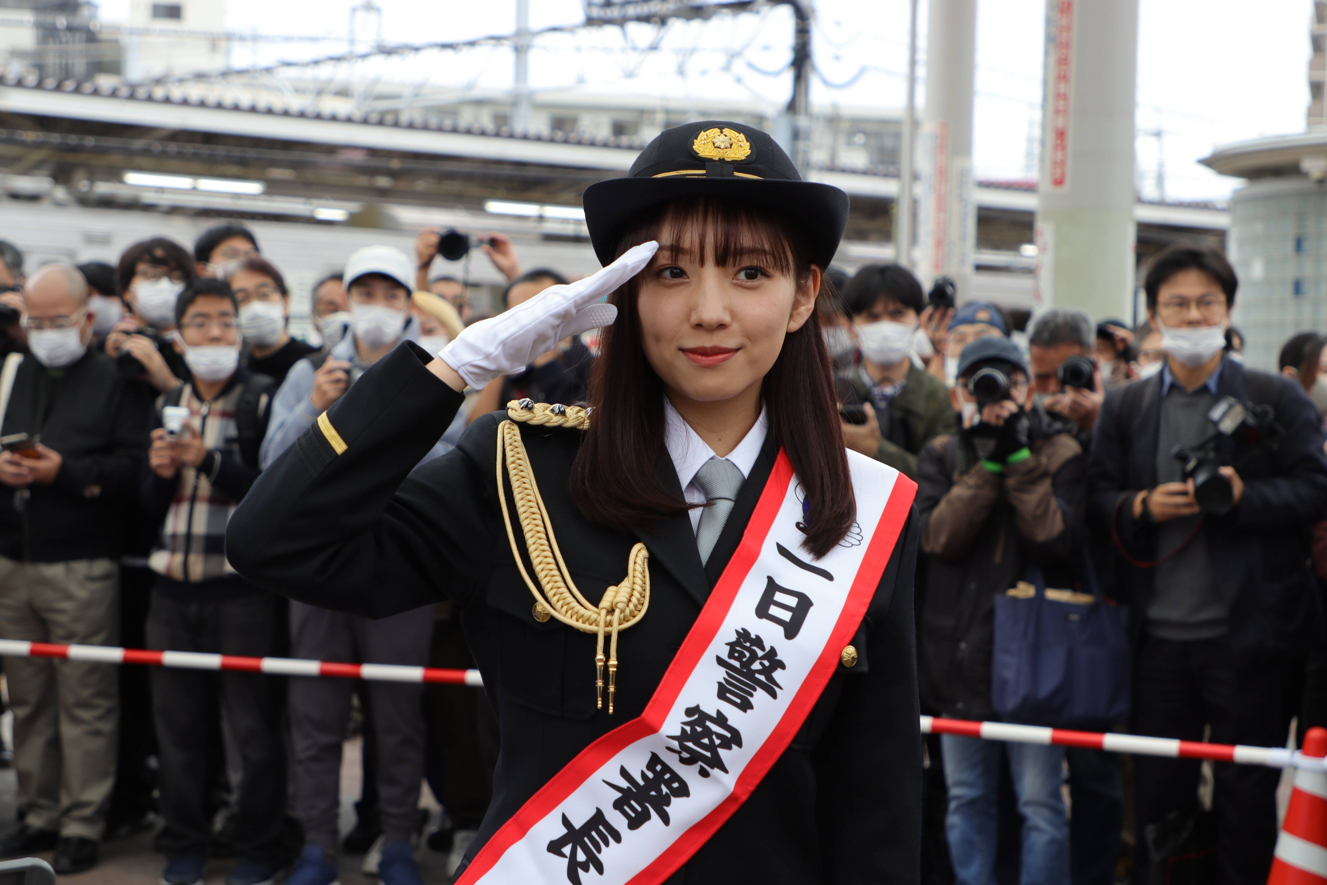 一 日 警察 署長 アイドル