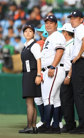 日本航空石川マネジャー・大見謝さん「CA制服姿」で勝利に笑顔