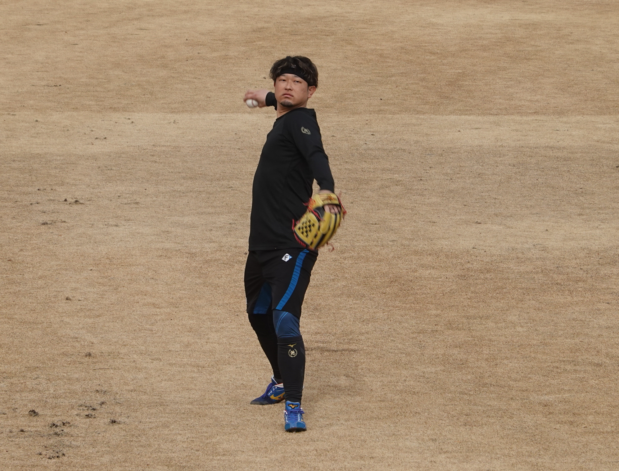 日本ハム・池田隆英、ミズノ社のグラブ工場を初見学「携わってくださる
