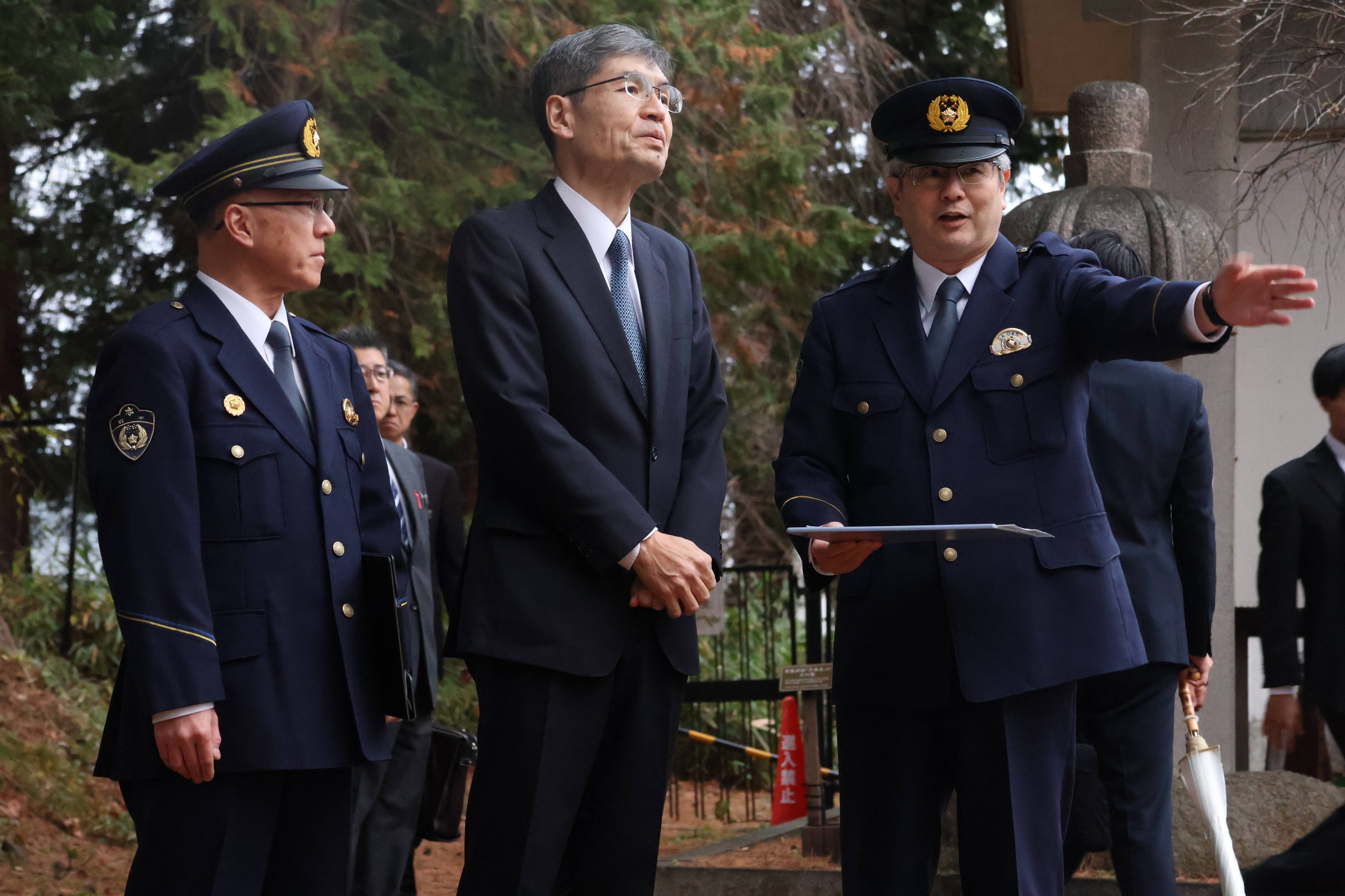 楠警察庁長官がクマ出没現場を視察「住民を脅かす深刻な事態