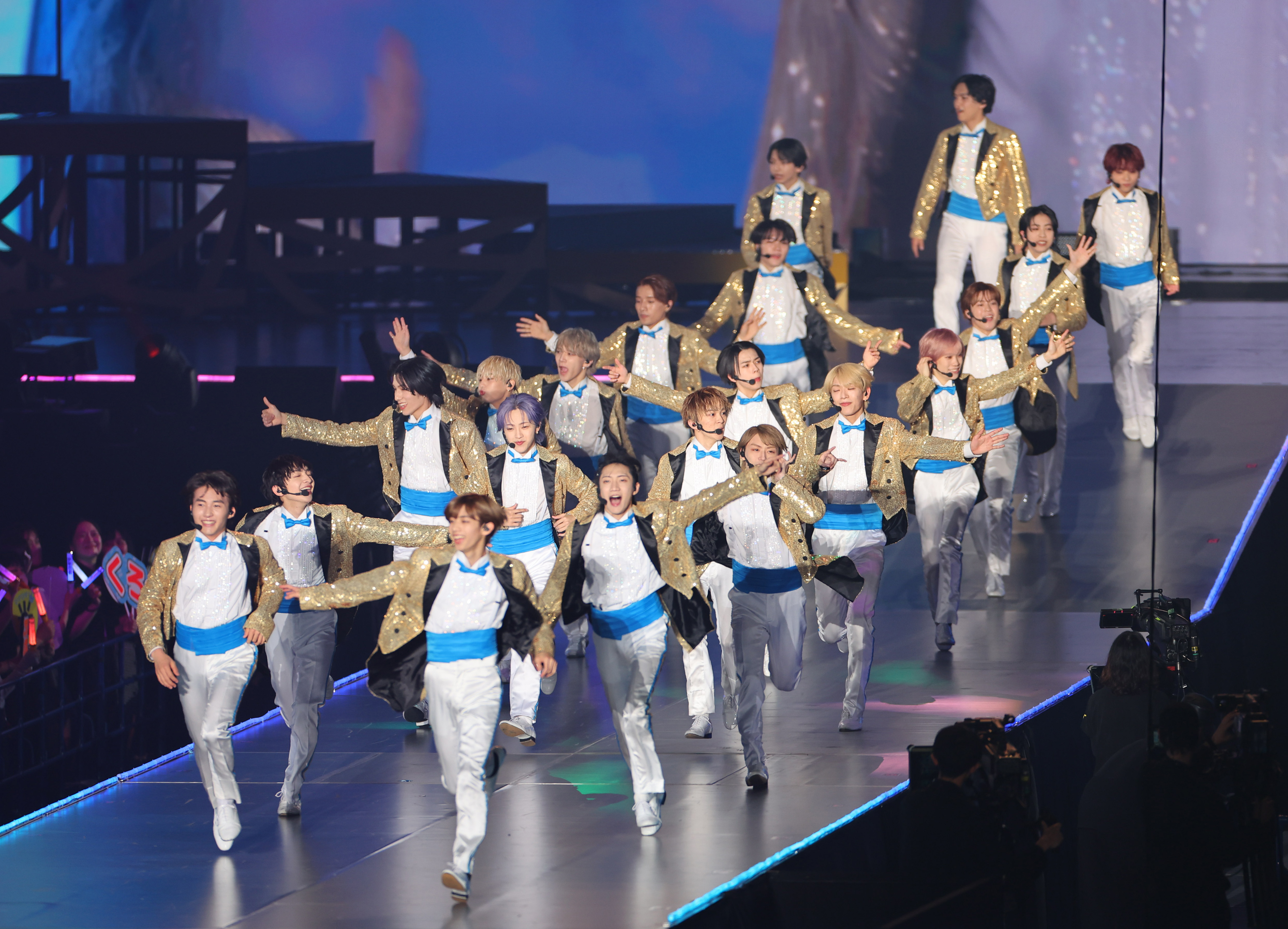 少年忍者が横浜アリーナで初単独公演「端から端まで忍者のファン