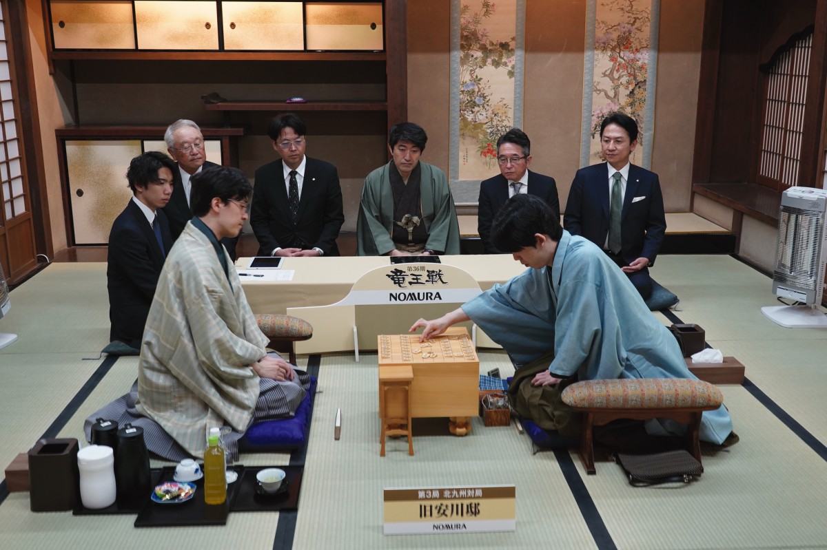 封じ手】藤井聡太竜王が100分超えの大長考 44手目を封じる 竜王戦
