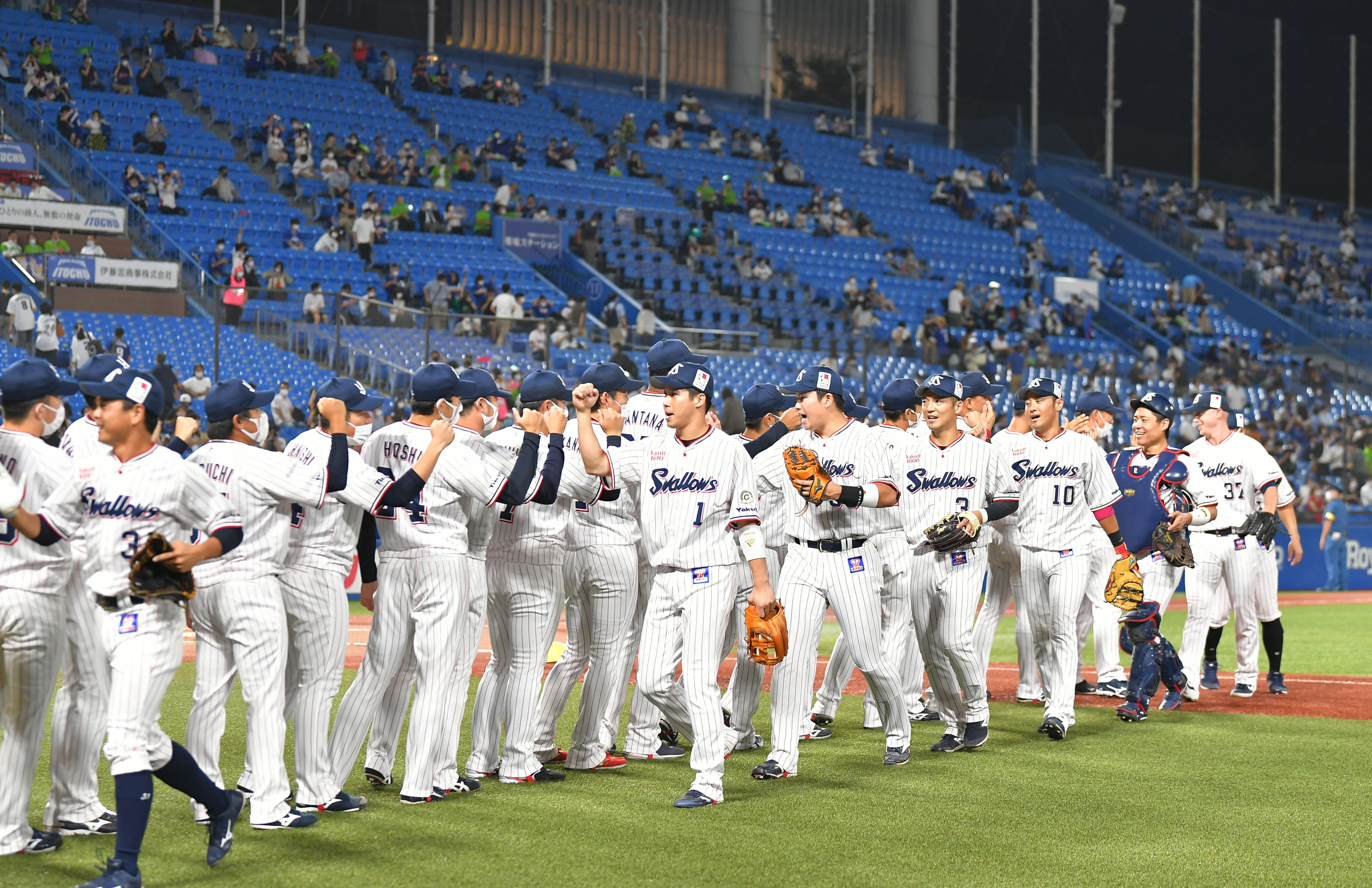 ヤクルト 村上がキャリアハイ３７号 パワーの源は故郷の 水 2 2ページ サンスポ