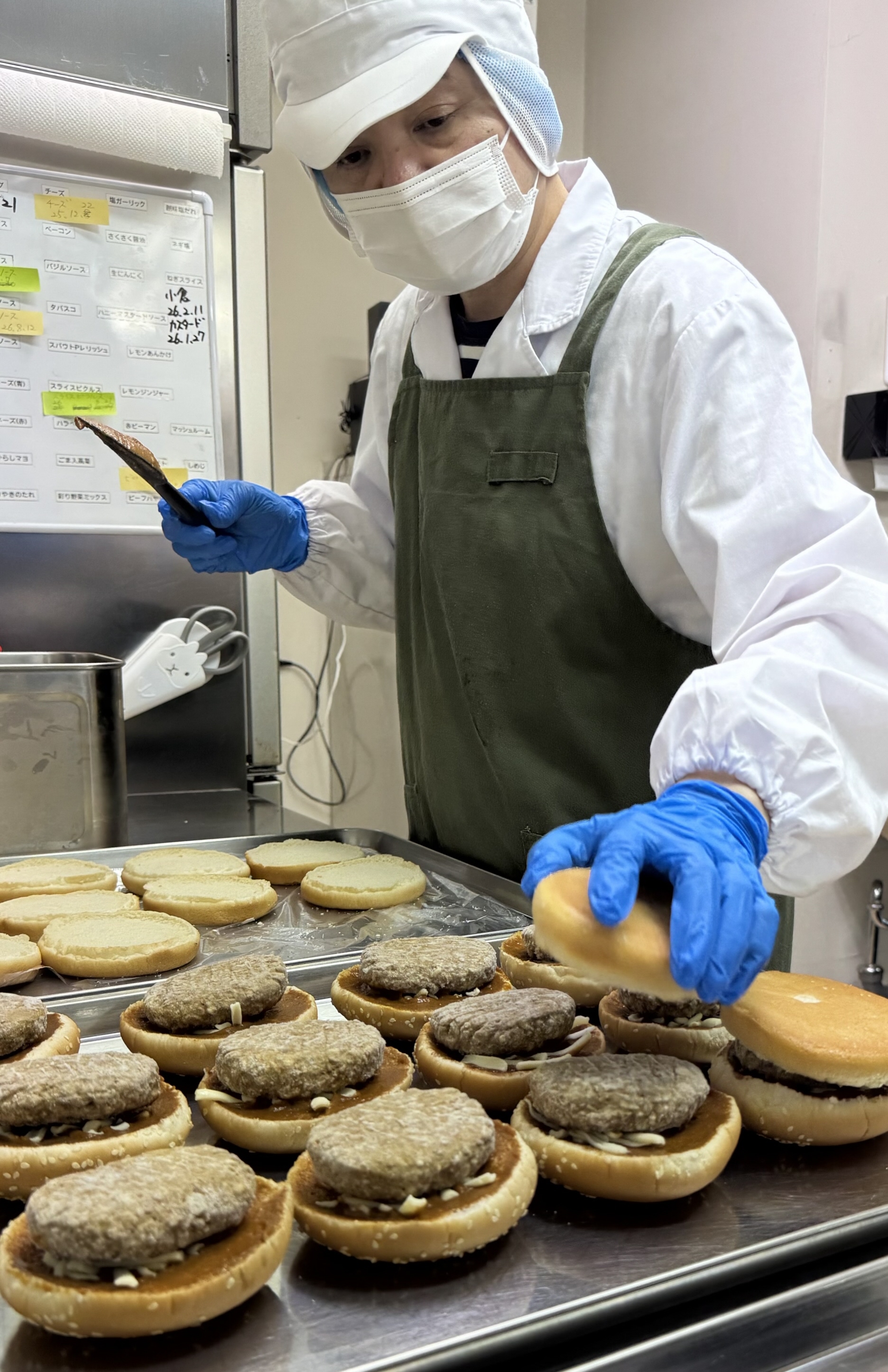 自動車修理工場生まれのハンバーガー自動販売機が全国に 食品部門作り