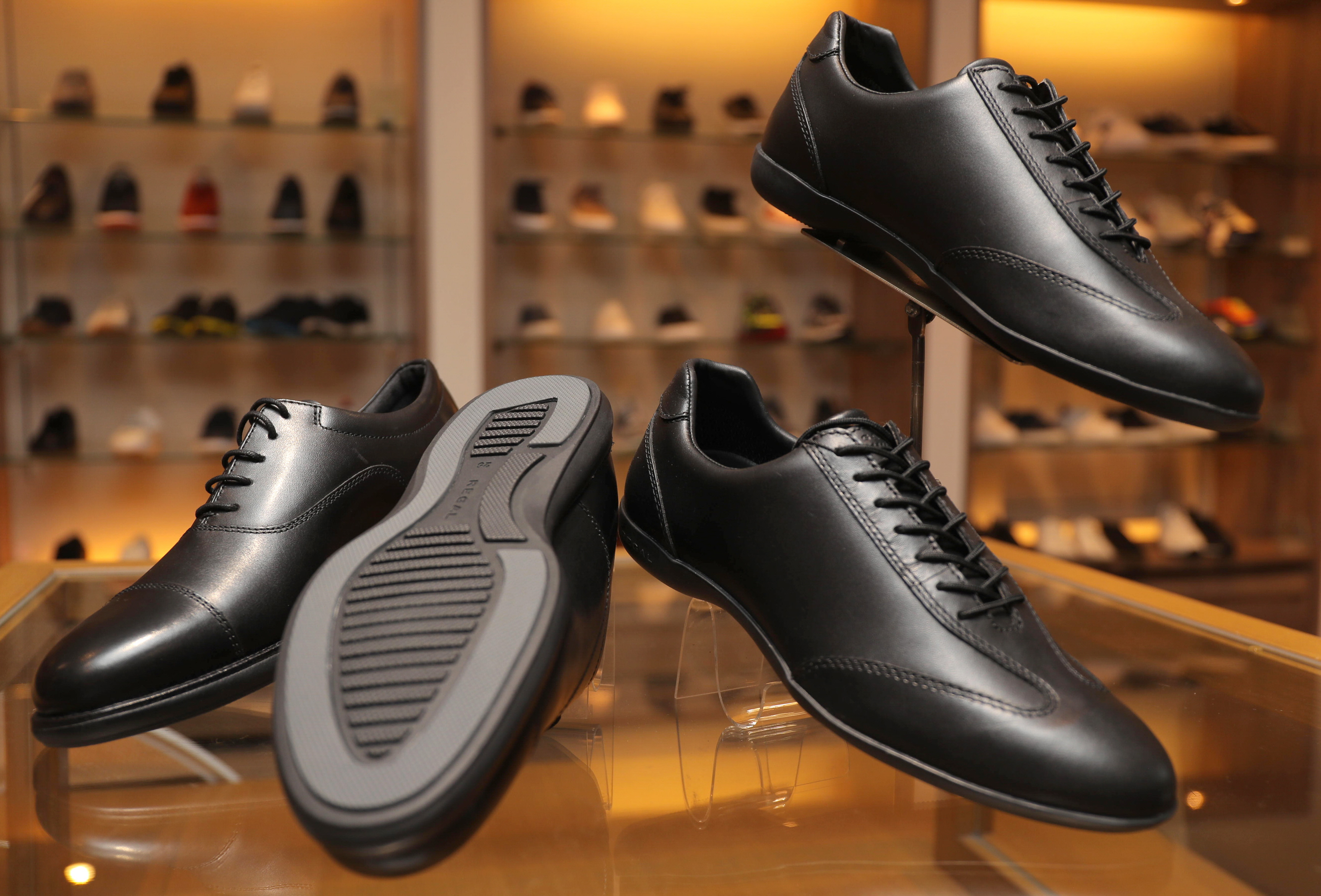 予約受付中 男性のためのスニーカー古いおじいちゃんトレーナー 対照的な色の男性のためのロートップスタイリッシュで通気性のある屋外旅行フラットなベーススニーカー 新発売の Shoes Accessories Dress Shoes Yuzu Shizuoka Jp