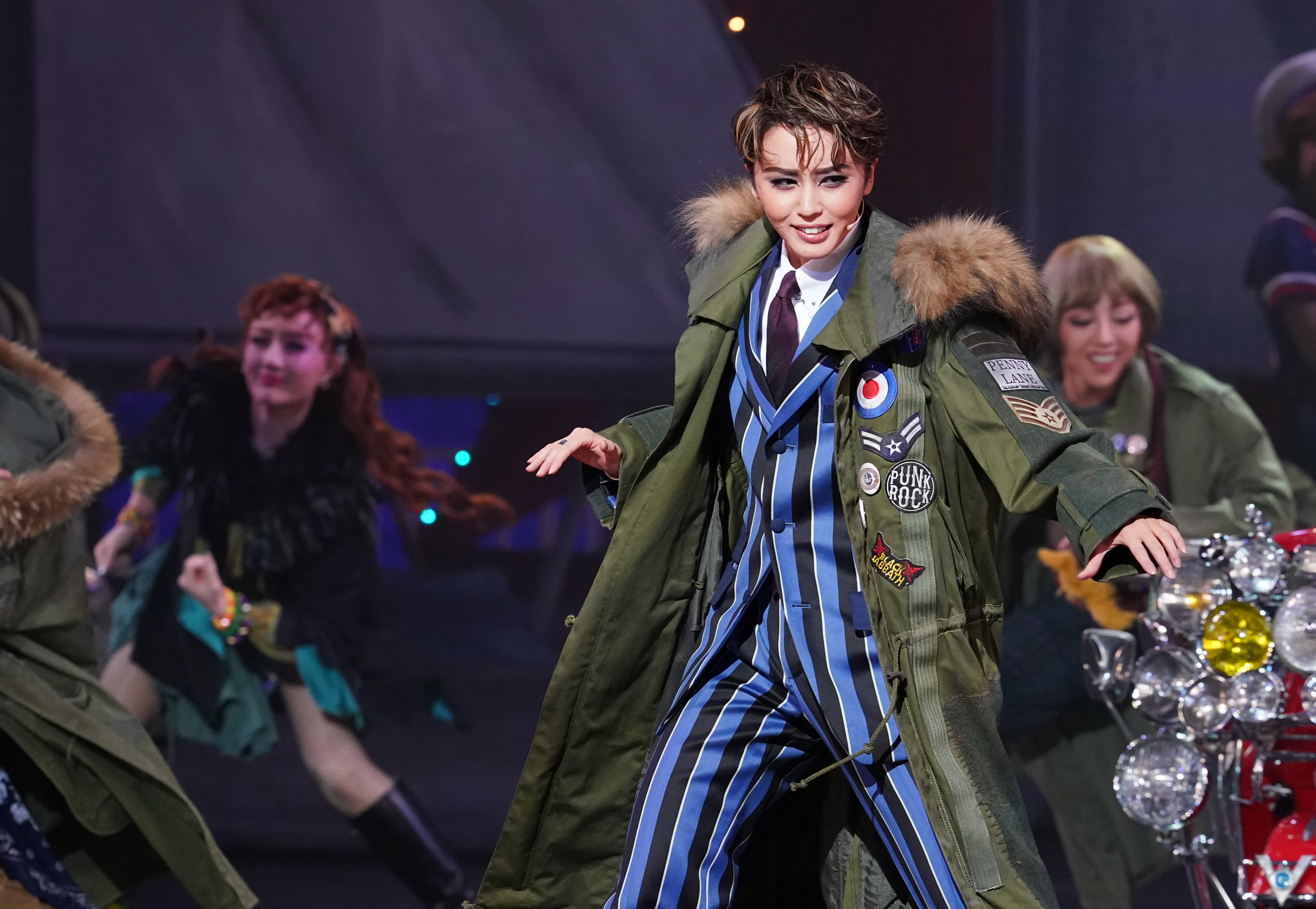 甘酸っぱい恋物語を清々しく 宝塚星組トップコンビ大劇場お披露目