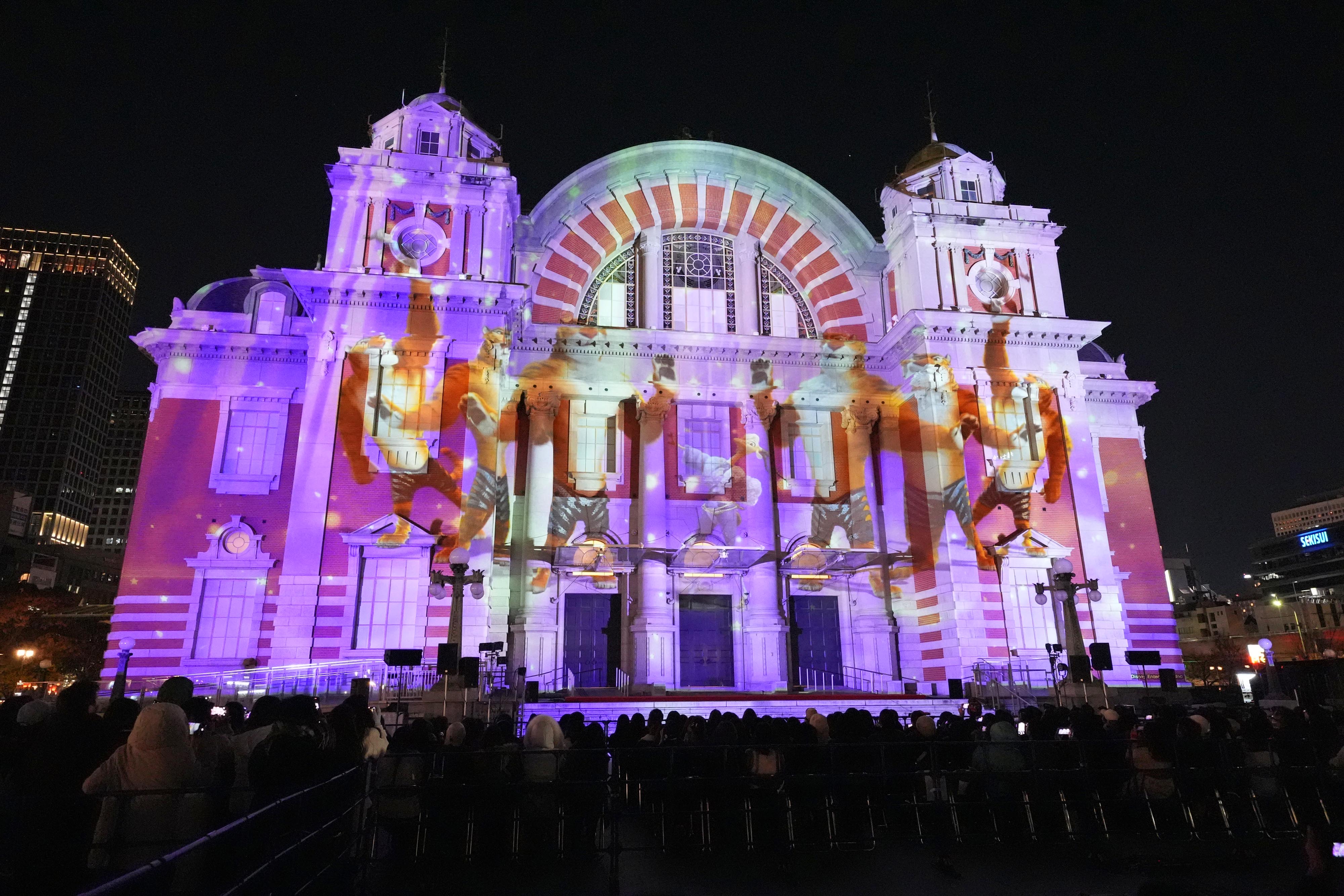 上戸彩さんもゲストで登場 大阪市中央公会堂でプロジェクション