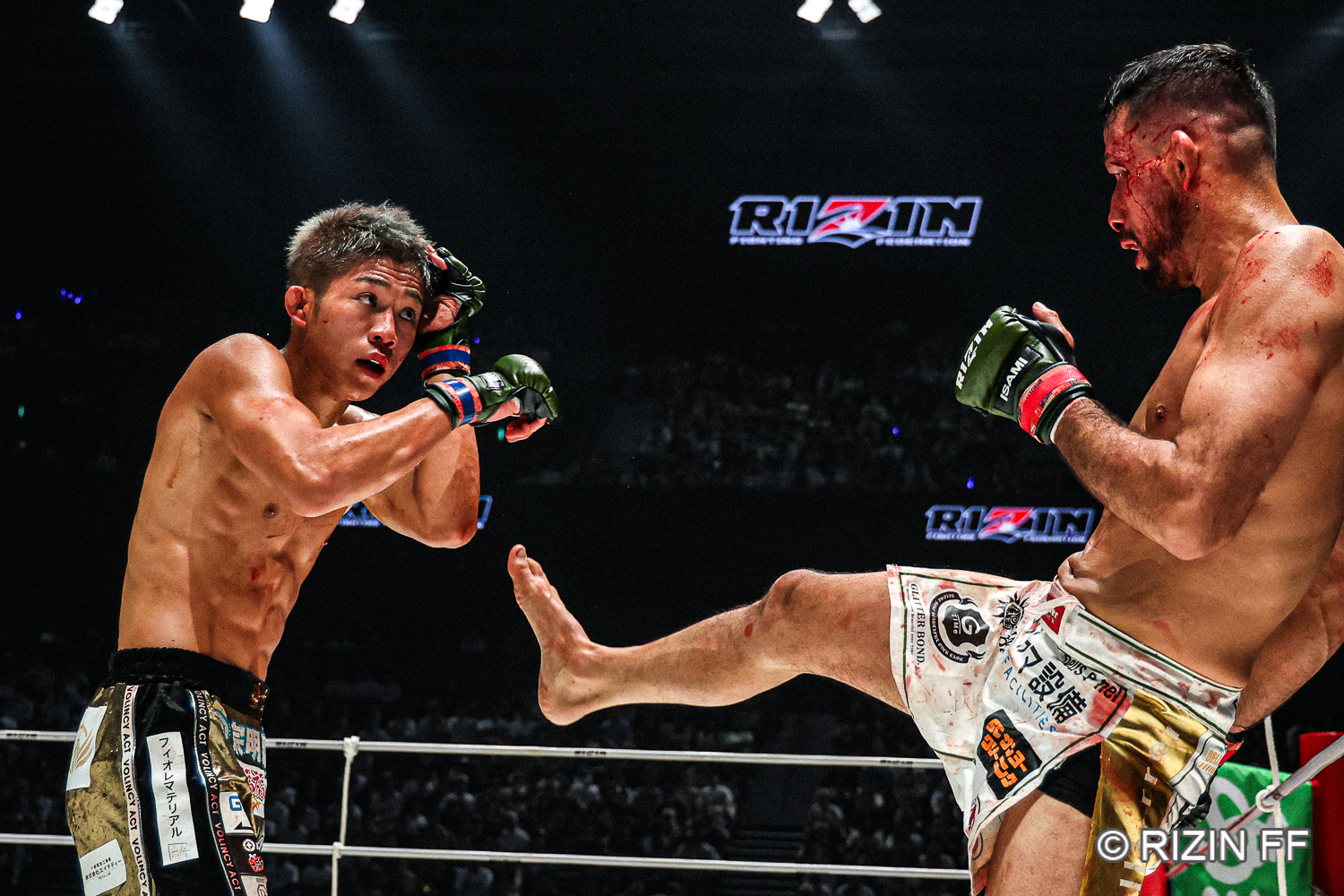 【RIZIN】秋元強真 ＆ クレベル ステッカー2枚セット【即購入可】 RIZIN】秋元強真が元王者クレベル・コイケに3-0完勝「大みそかのメイン