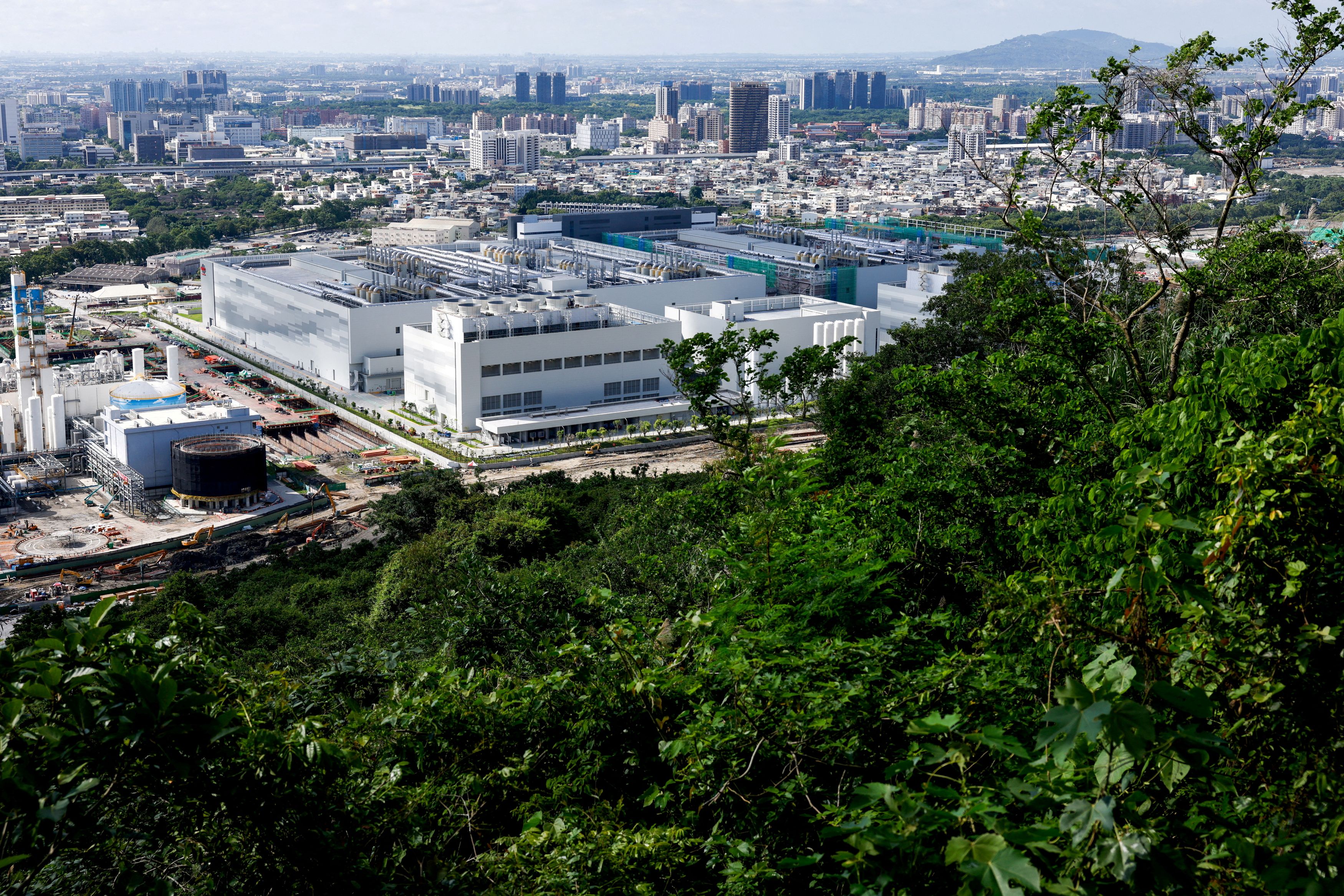 台湾株が史上最高値 終値4万台に ハイテク株のけん引続く - 産経ニュース