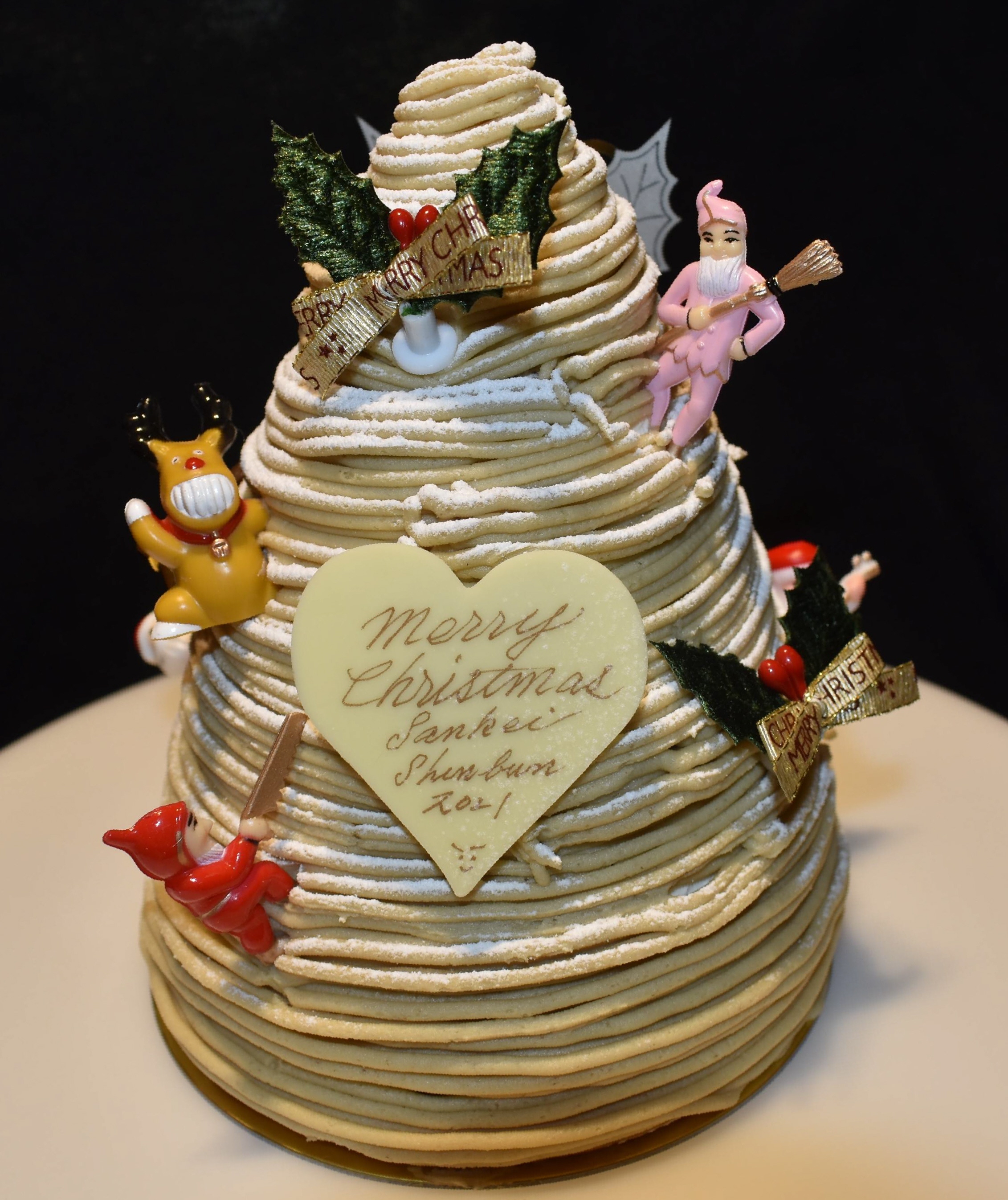 宇都宮のパティシエが宇宙飛行士に贈った高さ17センチのケーキ