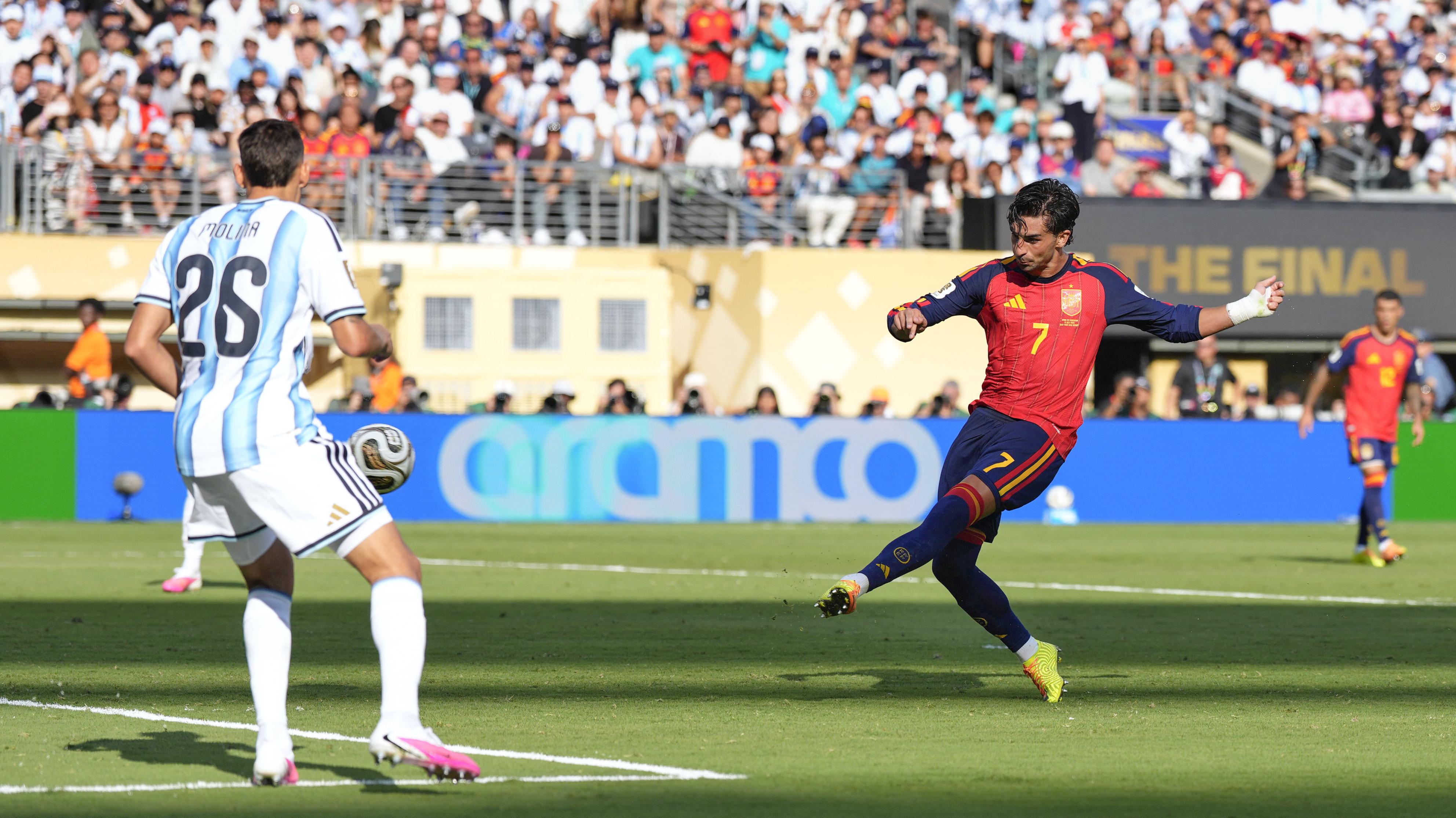 超希少！サッカーワールドカップでドイツ・スペインに勝利したスタジアムの思い出の品 フォト】スペインが優勝 1ー0でアルゼンチン下す サッカーW杯制覇4大会