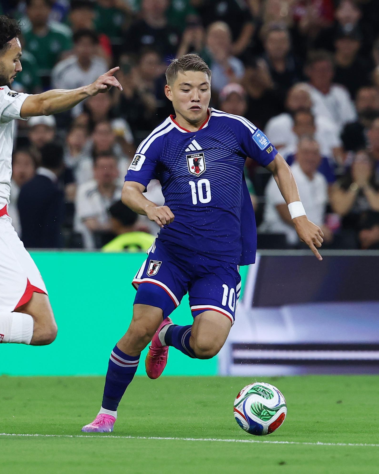 W杯日本代表の堂安律選手、第一子誕生に喜び「My Princess」 愛妻を