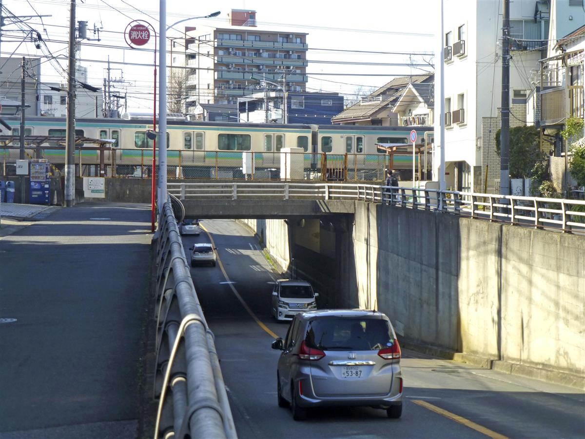 アンダーパスで車水没 千葉 ８９歳女性ら救助 サンスポ