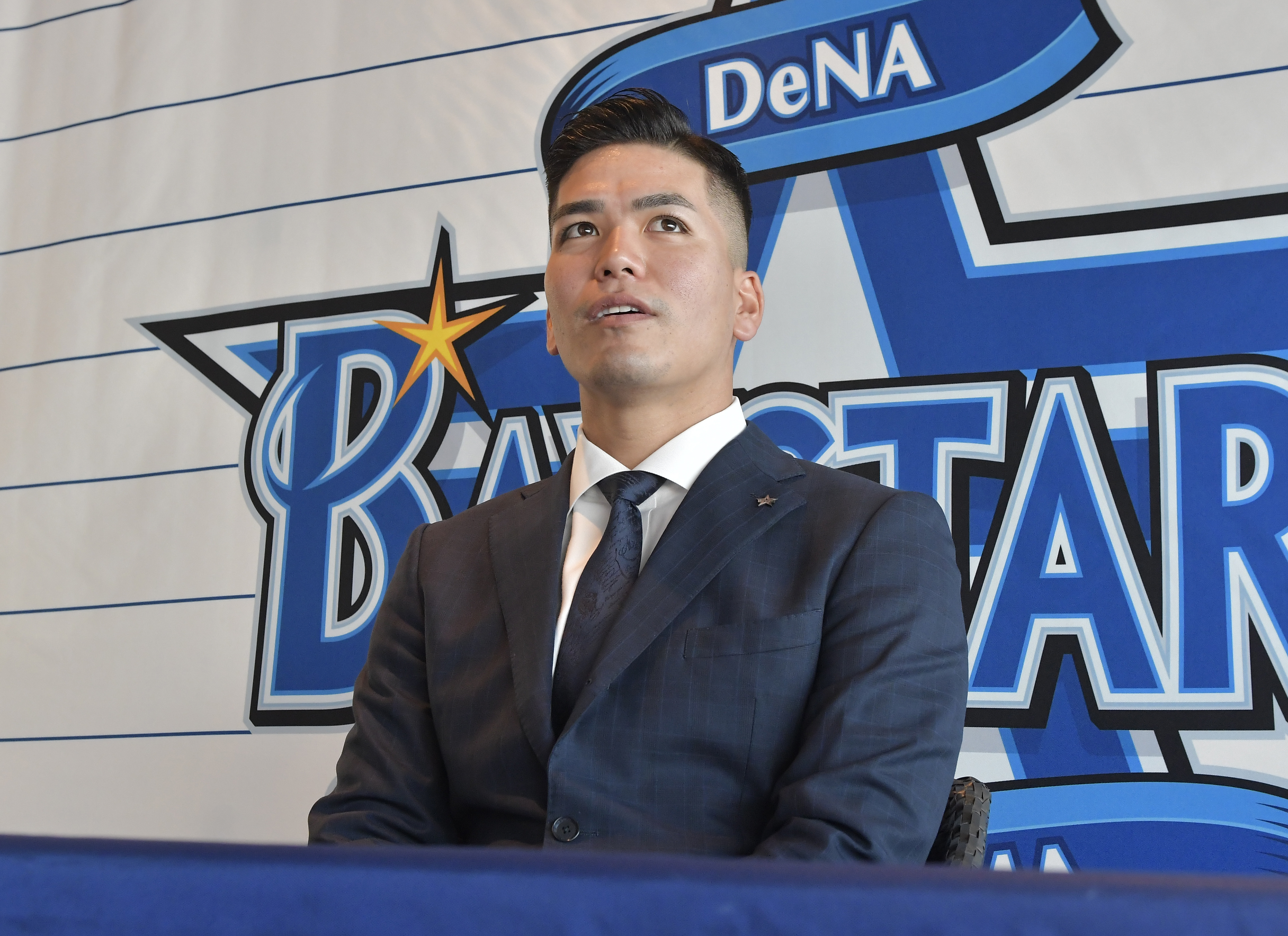 横浜Denaベイスターズ　髙城 俊人元選手　支給ユニフォーム 戦力外→引退で「恩返し」の裏方転身 DeNA高城俊人ブルペン捕手が歩む