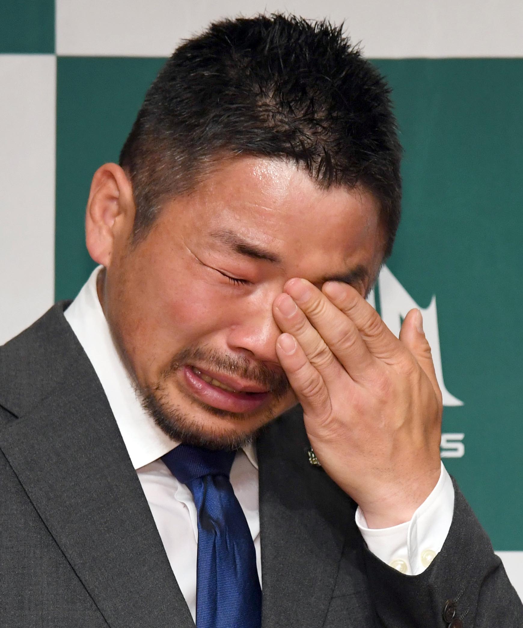 Canterbury 日本代表 長袖ウェア　田中史朗サイン入り 元日本代表SH田中史朗、今季限りで現役引退 会見の最後の最後に涙
