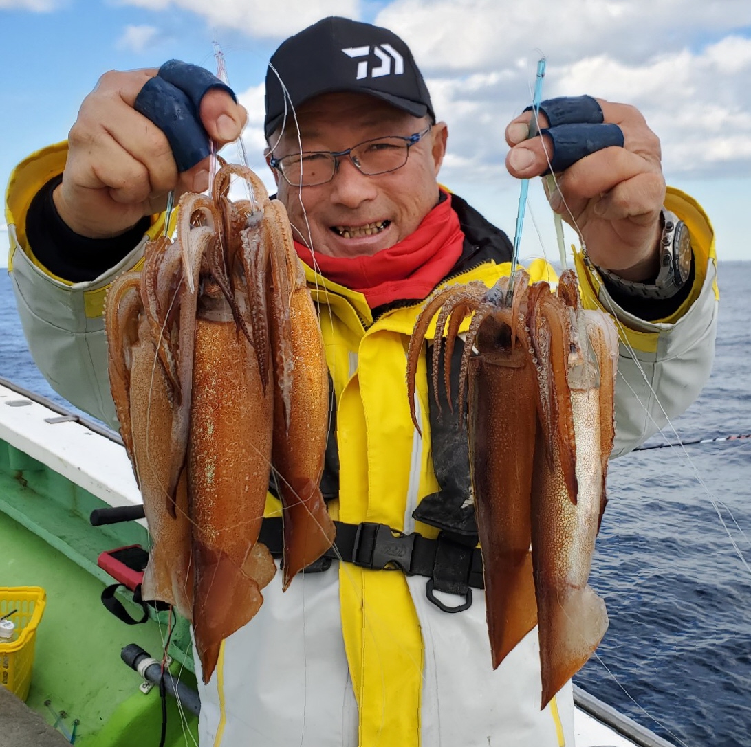 釣って食べて！ブチ楽しい】腕プルプルの重量感が醍醐味！ スルメイカ