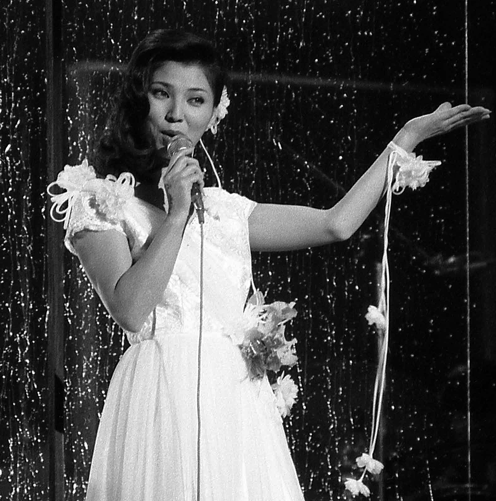 八代亜紀さん急死〝命蝕んだ〟膠原病の恐怖 医師が解説、亡くなる