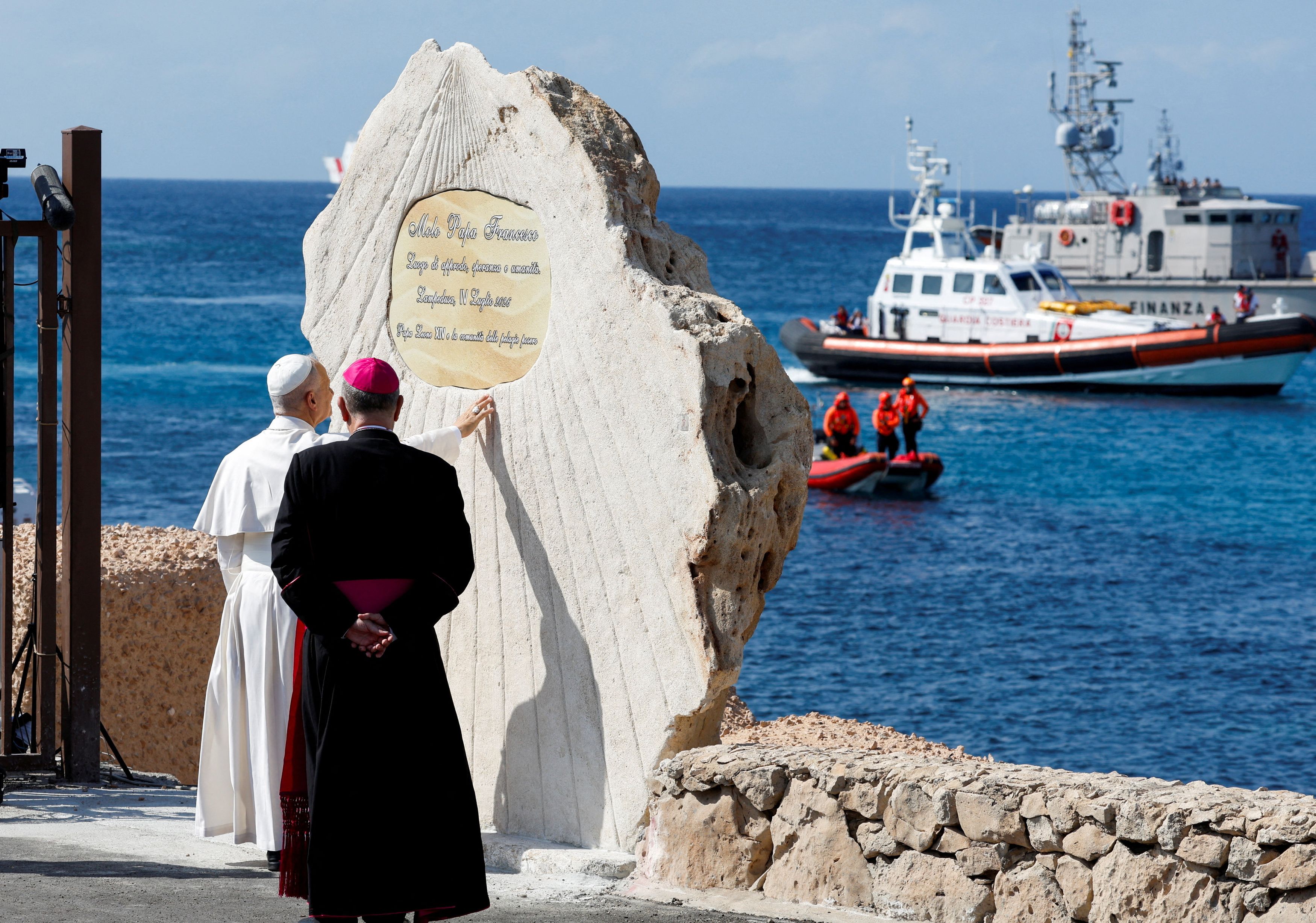 ローマ教皇が米建国250年に合わせイタリア移民の島でミサ 「私は偉大な