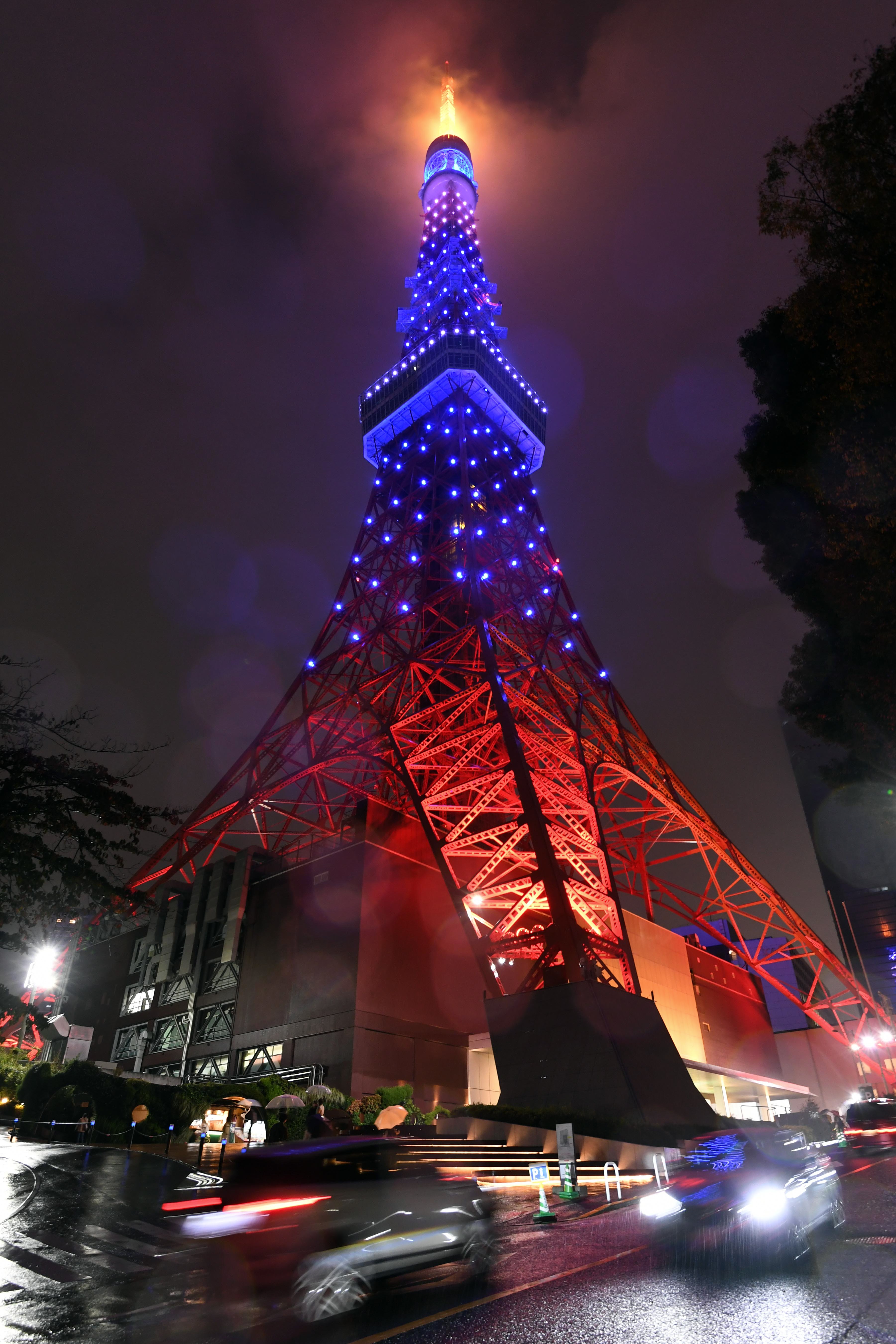 フォト】列島の夜空に輝くブルー 日本代表応援、５タワー点灯 - 産経