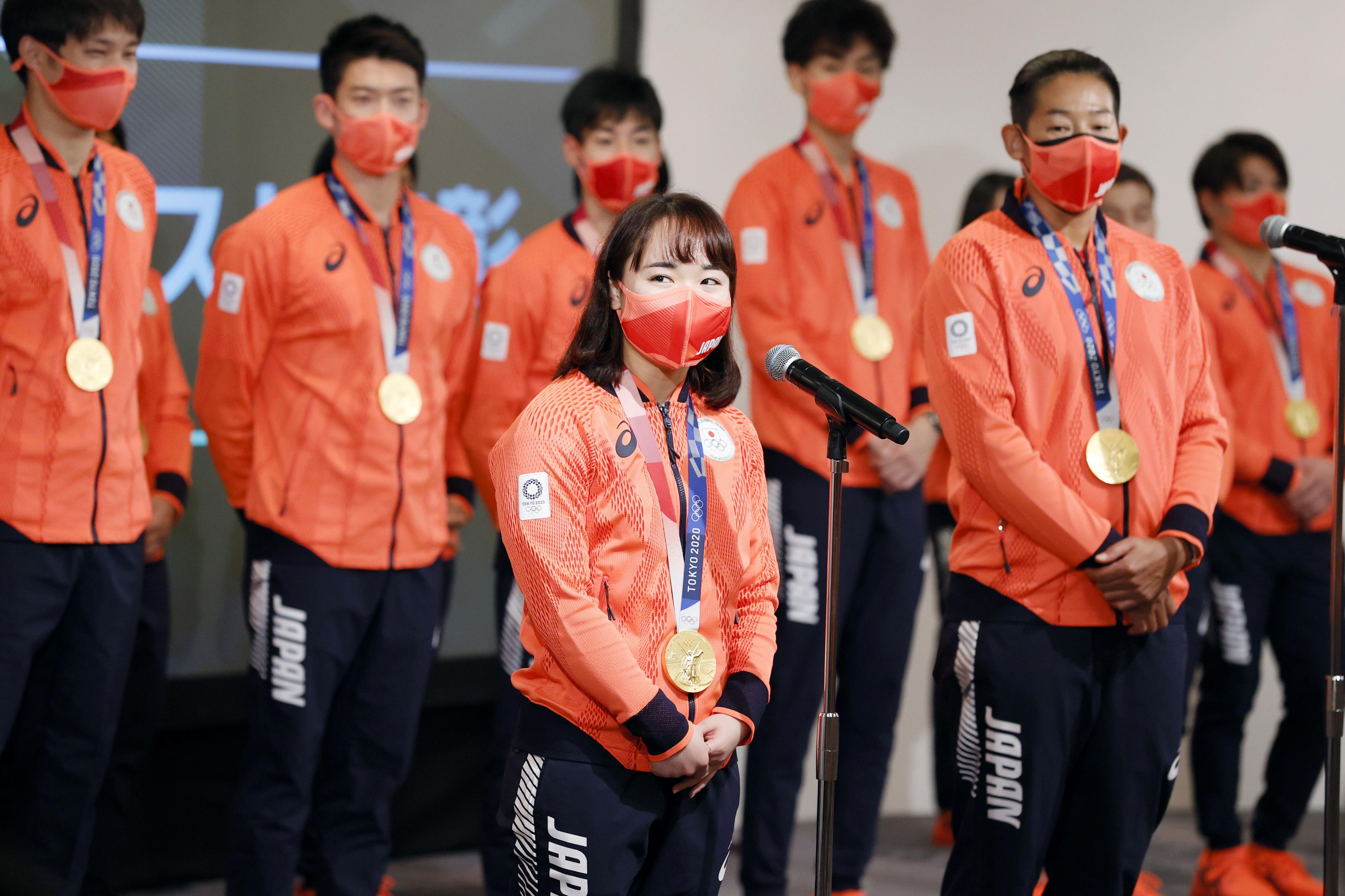 JOCが東京五輪メダリスト表彰式 卓球伊藤は「感謝は忘れず」（写真