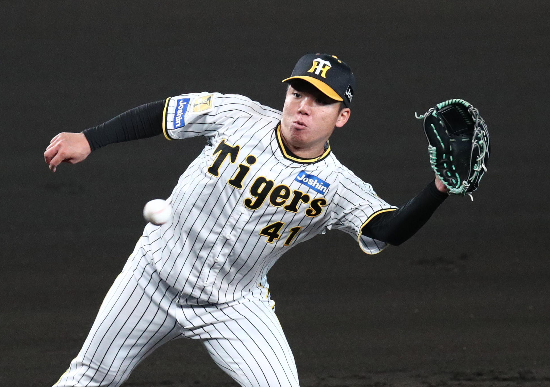 くじクリフ オンラインくじ 阪神タイガース A賞 C賞 41 村上頌樹 投手