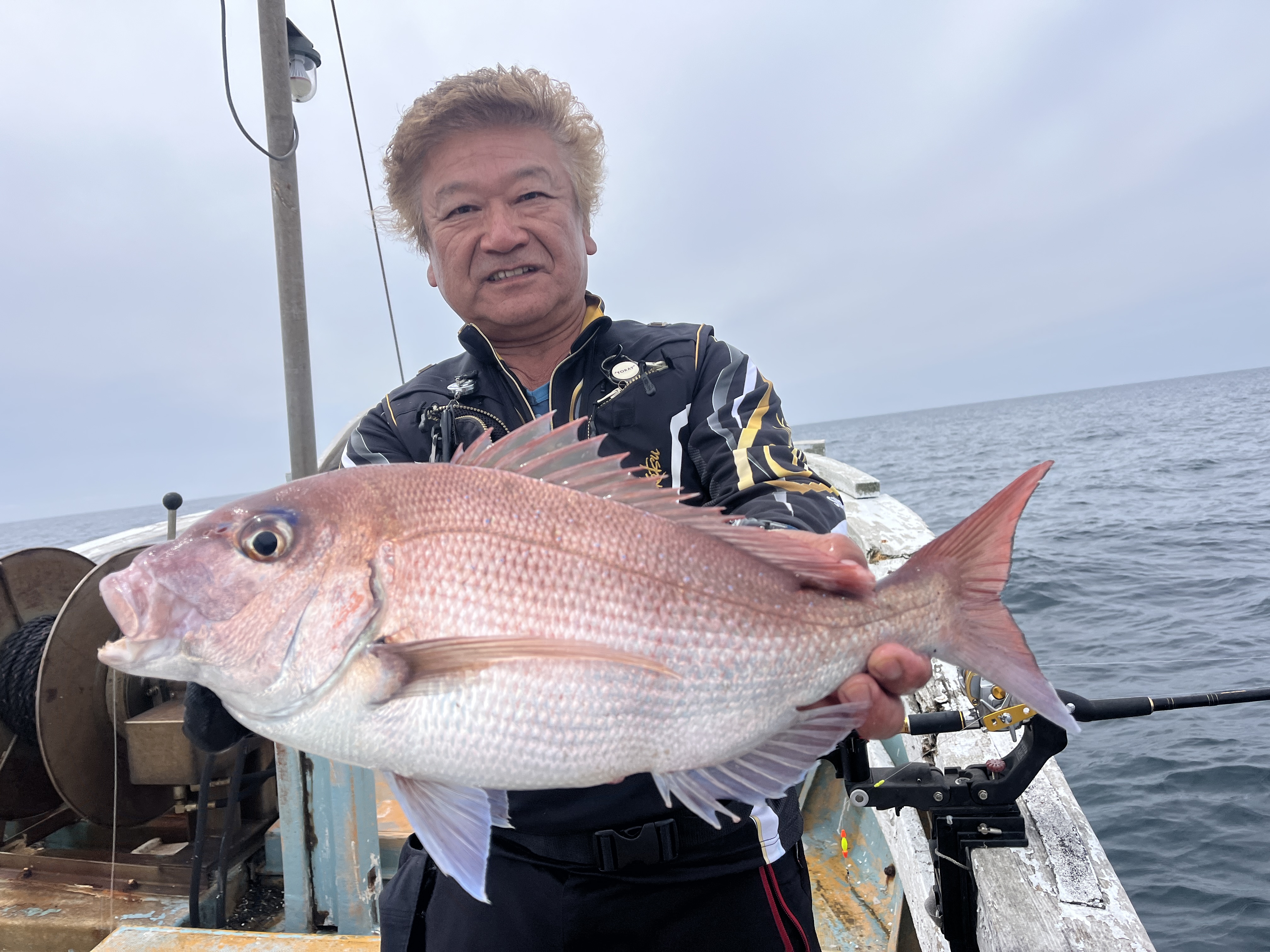 平井憲さん、完全フカセ釣りで乗っ込みマダイ、京丹後・中浜、間人沖で