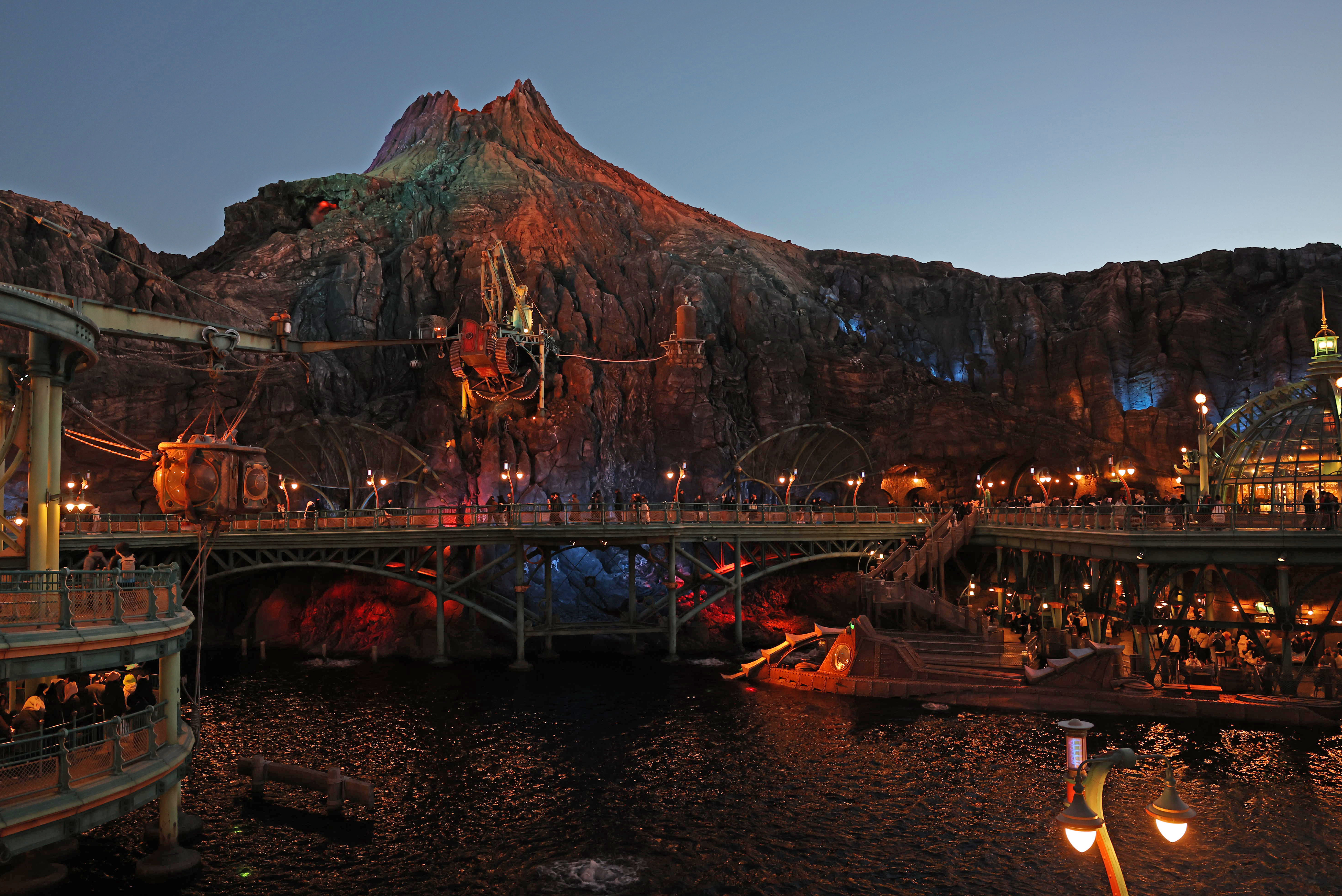 動画】“夢の国”に仕込まれた驚くべき科学の知見 東京ディズニーシー