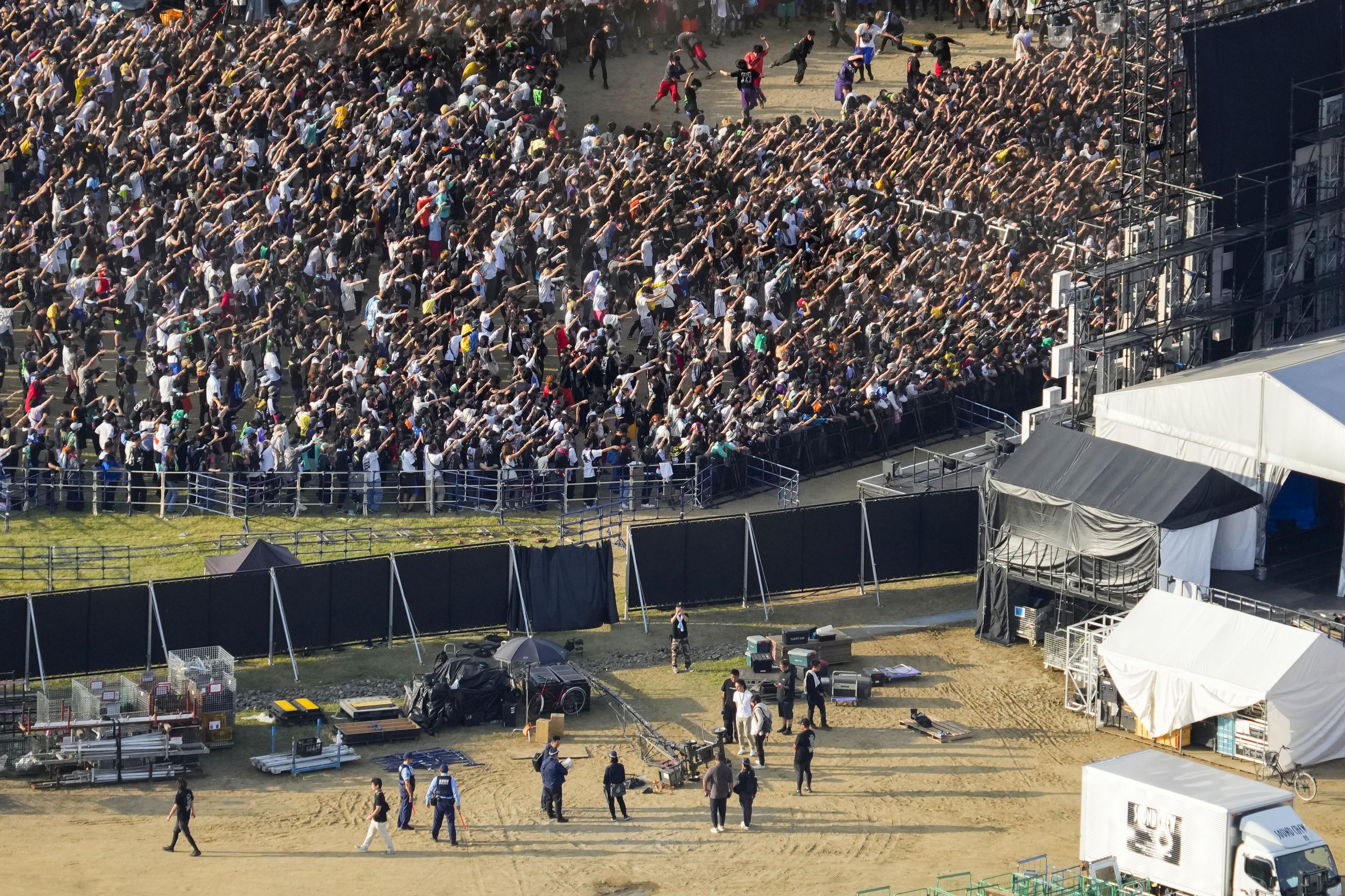大阪・泉大津のカメラ機材転倒事故、けが5人に 命に別条なし 大阪府警
